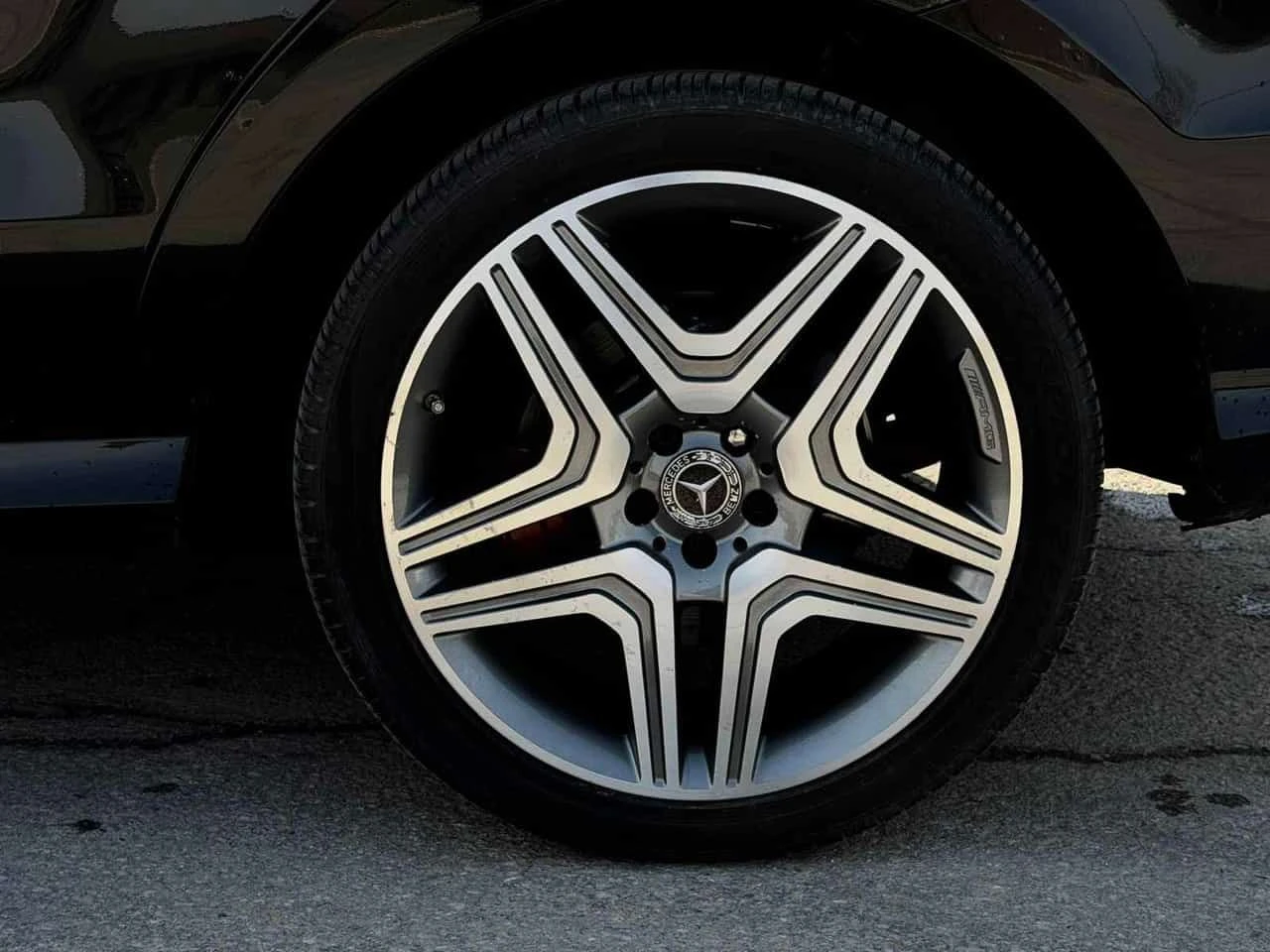 Mercedes-Benz ML 63 AMG * 4dr * AMG* PANO* KEYLESS* ПОДГРЕВ* , снимка 16 - Автомобили и джипове - 53980477