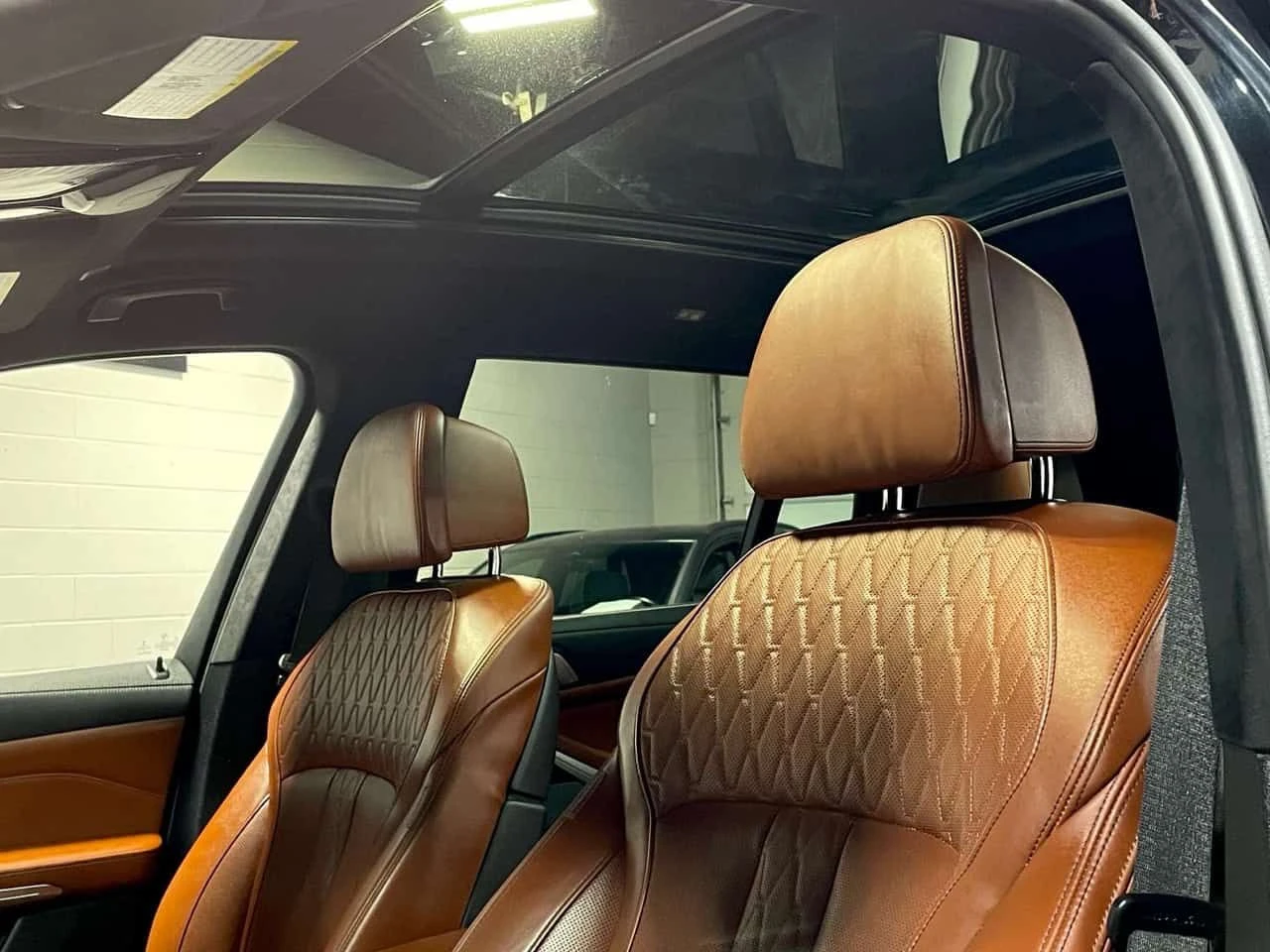 BMW X7 xDrive40i /ПАНОРАМА/360 КАМЕРИ/ОБДУХВАНЕ, снимка 10 - Автомобили и джипове - 54370474