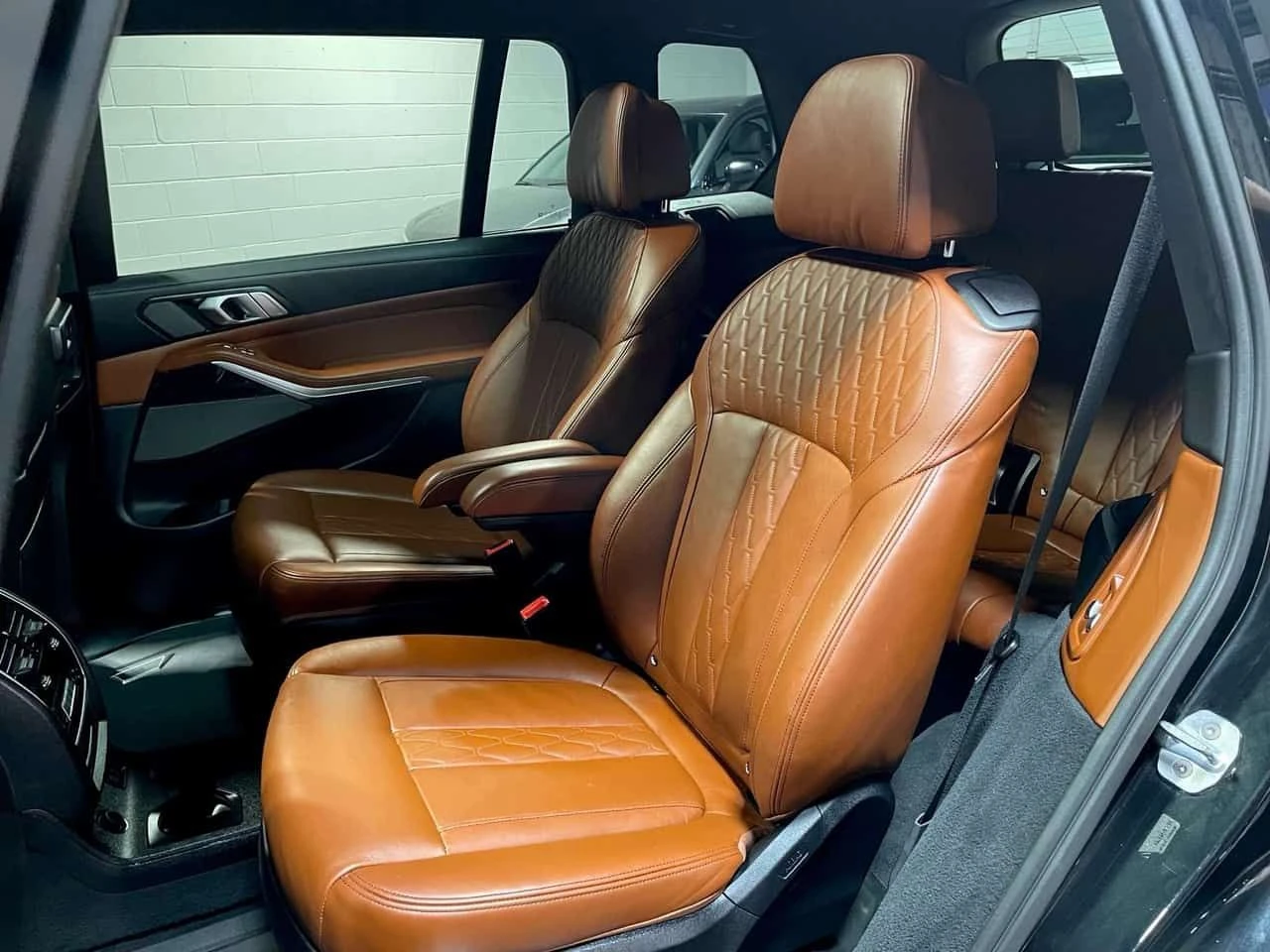 BMW X7 xDrive40i /ПАНОРАМА/360 КАМЕРИ/ОБДУХВАНЕ, снимка 11 - Автомобили и джипове - 54370474