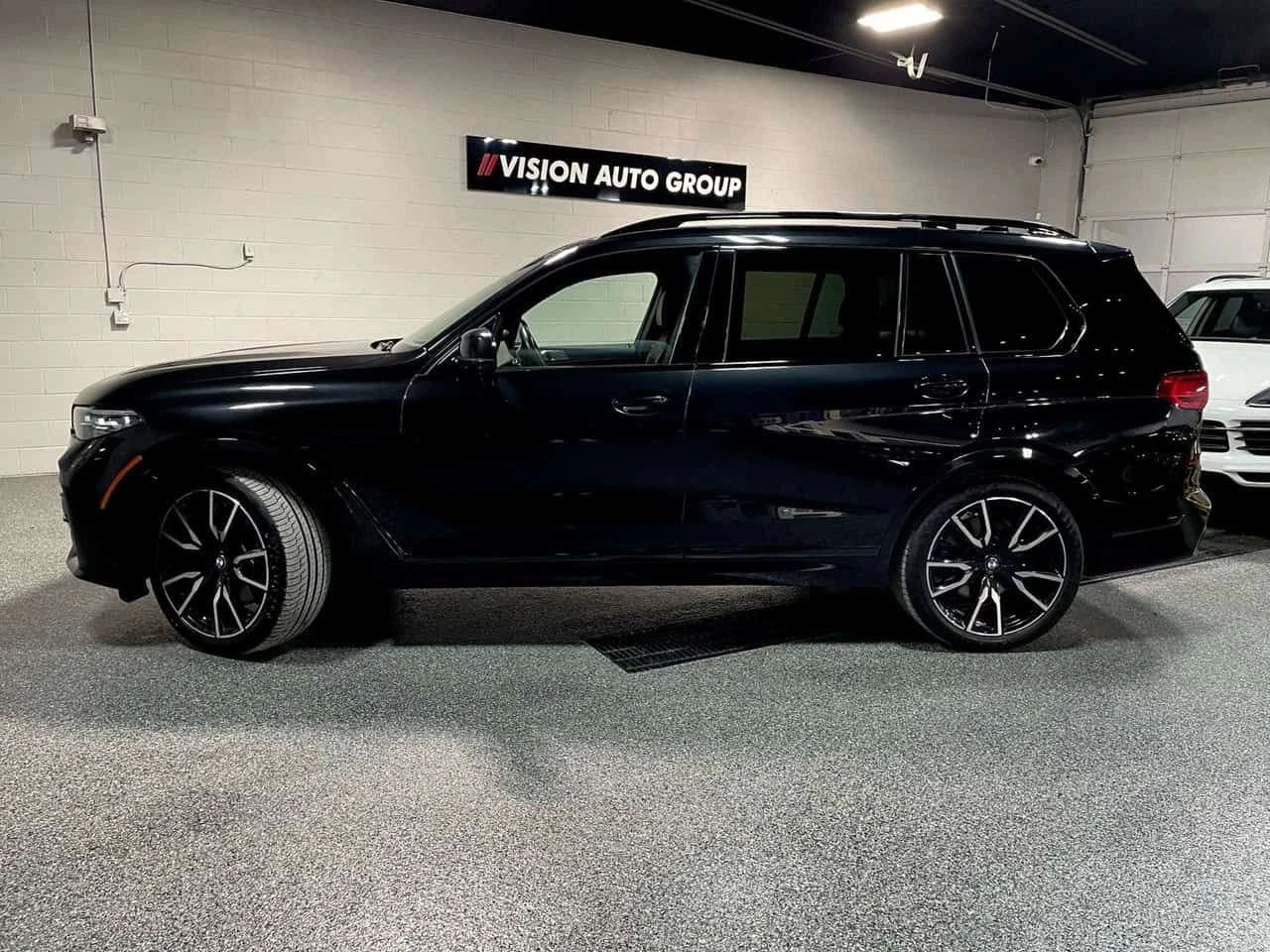 BMW X7 xDrive40i /ПАНОРАМА/360 КАМЕРИ/ОБДУХВАНЕ, снимка 2 - Автомобили и джипове - 54370474