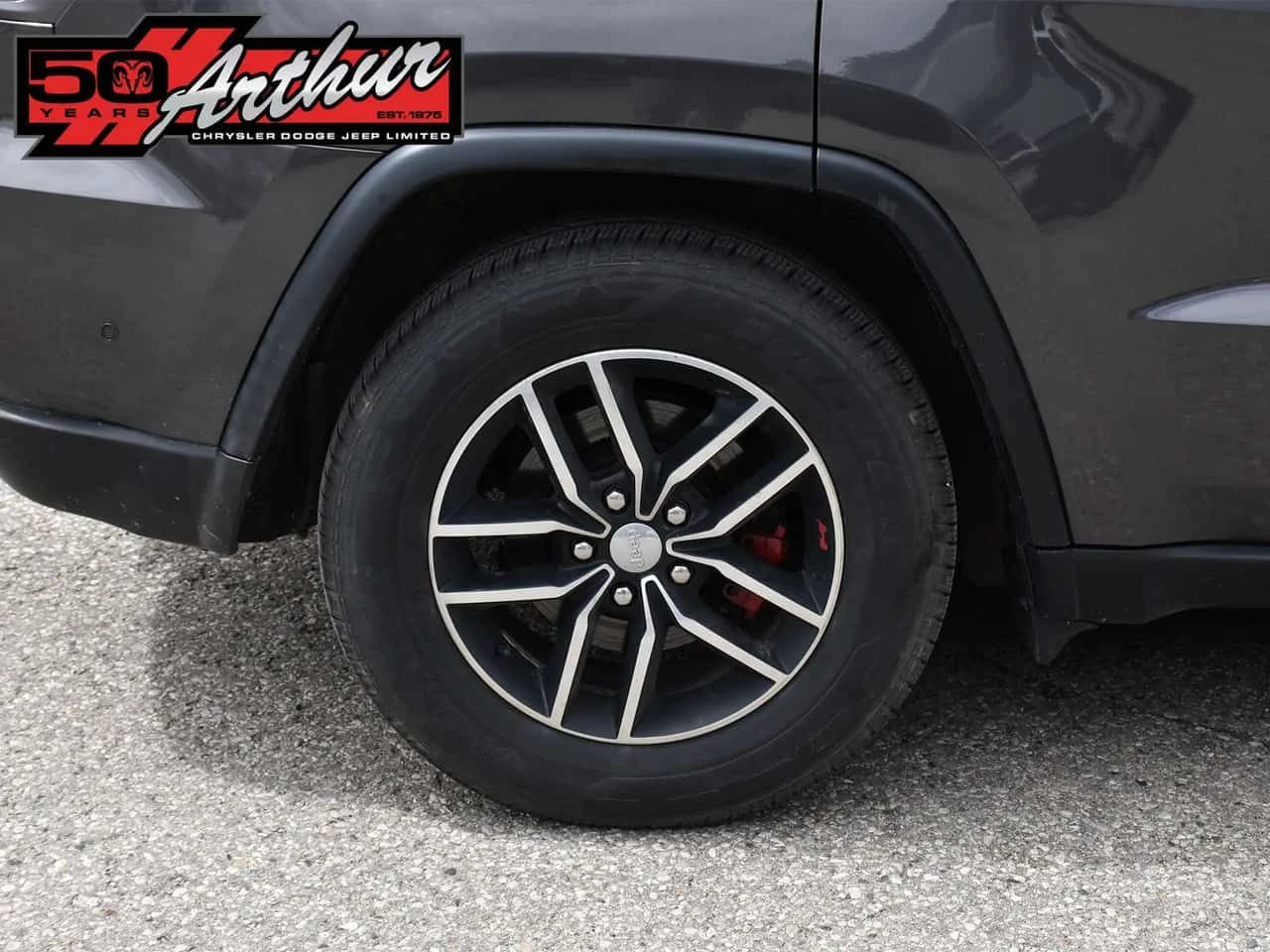 Jeep Grand cherokee TRAILHAWK/5.7 HEMI/CARFAX/ОБДУХ/ВЪЗДУШНО ОКАЧВАНЕ/, снимка 9 - Автомобили и джипове - 55008122