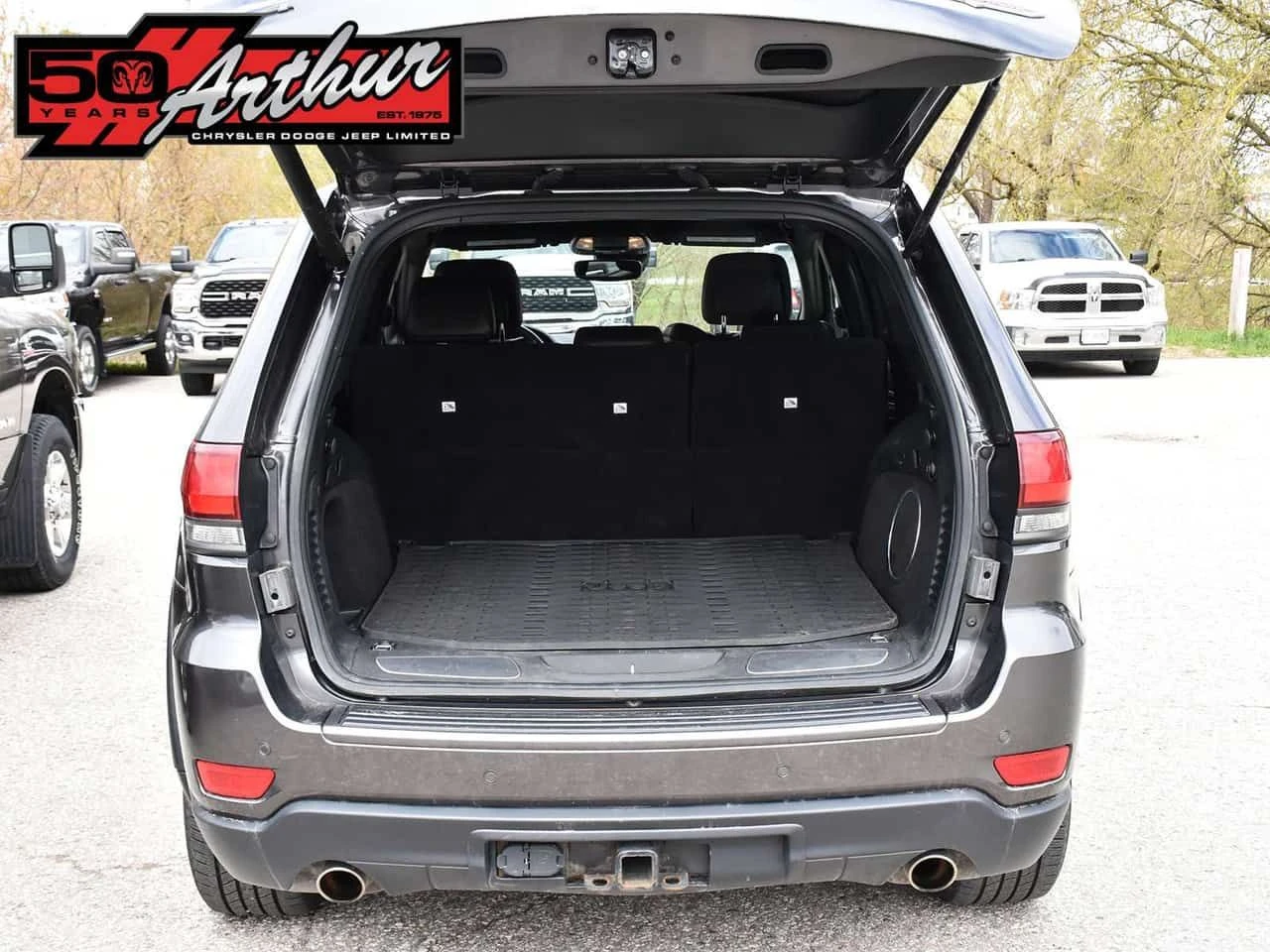 Jeep Grand cherokee TRAILHAWK/5.7 HEMI/CARFAX/ОБДУХ/ВЪЗДУШНО ОКАЧВАНЕ/, снимка 6 - Автомобили и джипове - 55008122