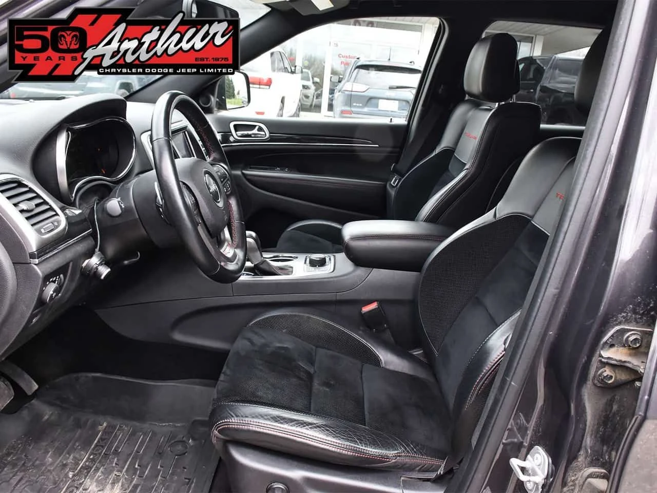 Jeep Grand cherokee TRAILHAWK/5.7 HEMI/CARFAX/ОБДУХ/ВЪЗДУШНО ОКАЧВАНЕ/, снимка 12 - Автомобили и джипове - 55008122