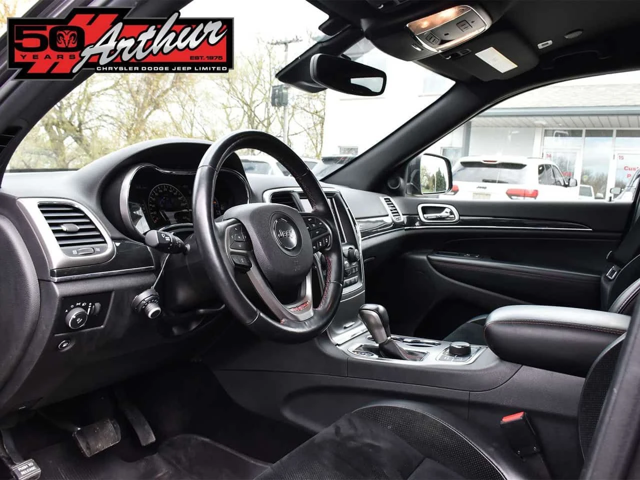 Jeep Grand cherokee TRAILHAWK/5.7 HEMI/CARFAX/ОБДУХ/ВЪЗДУШНО ОКАЧВАНЕ/, снимка 11 - Автомобили и джипове - 55008122
