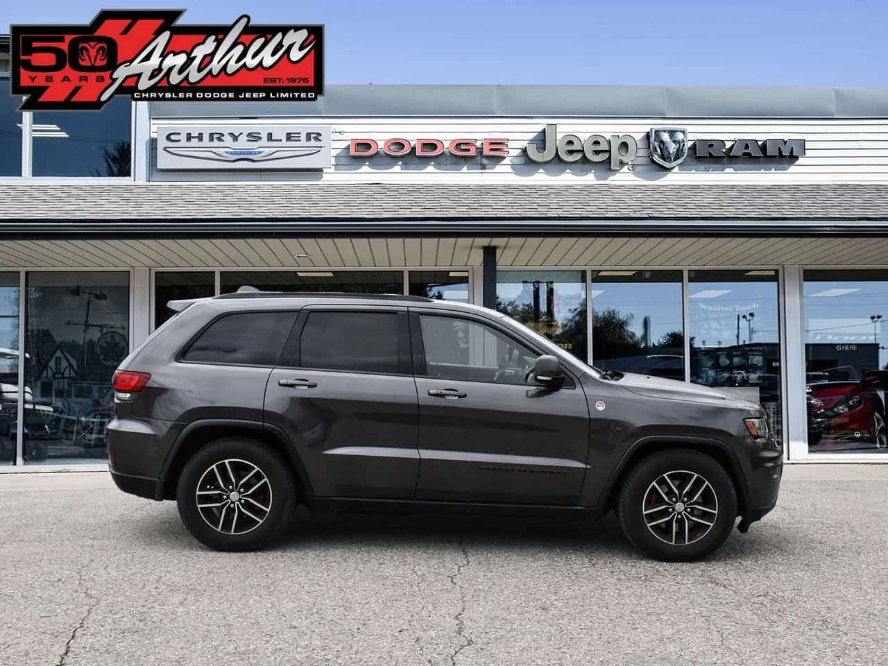 Jeep Grand cherokee TRAILHAWK/5.7 HEMI/CARFAX/ОБДУХ/ВЪЗДУШНО ОКАЧВАНЕ/, снимка 3 - Автомобили и джипове - 55008122