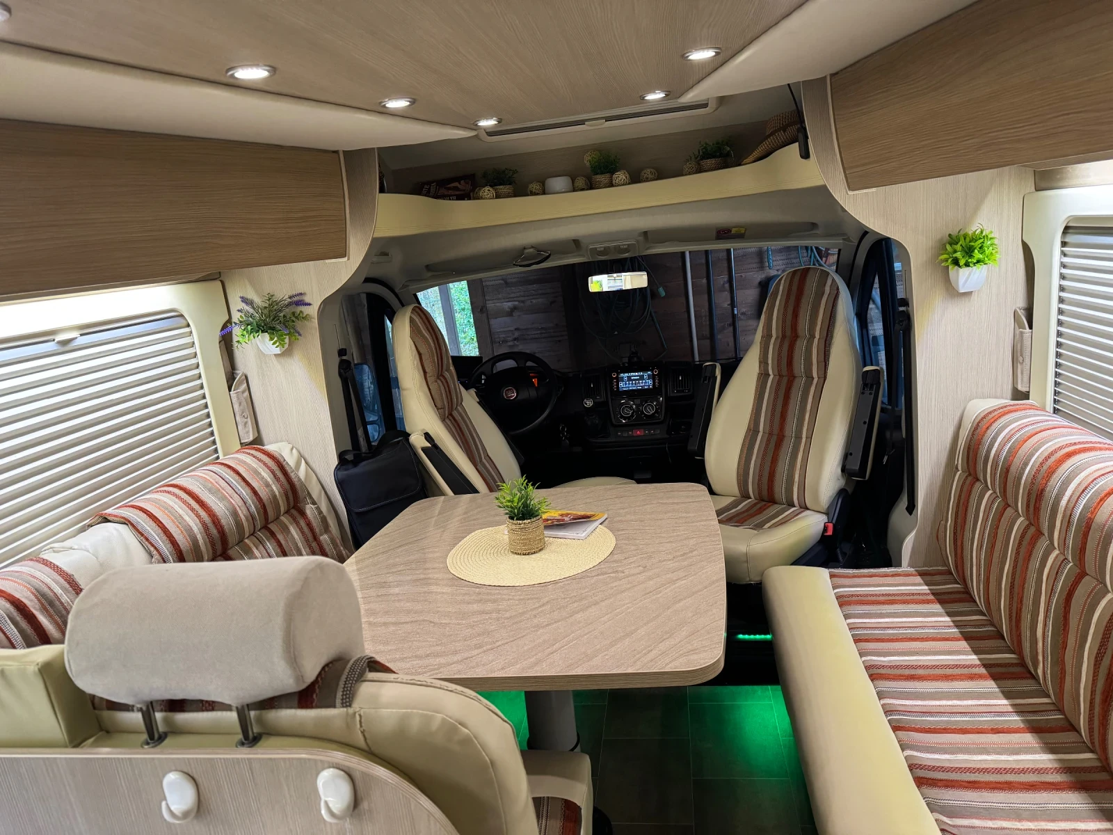 Кемпер Burstner I-xeo time 590, снимка 13 - Каравани и кемпери - 53938131