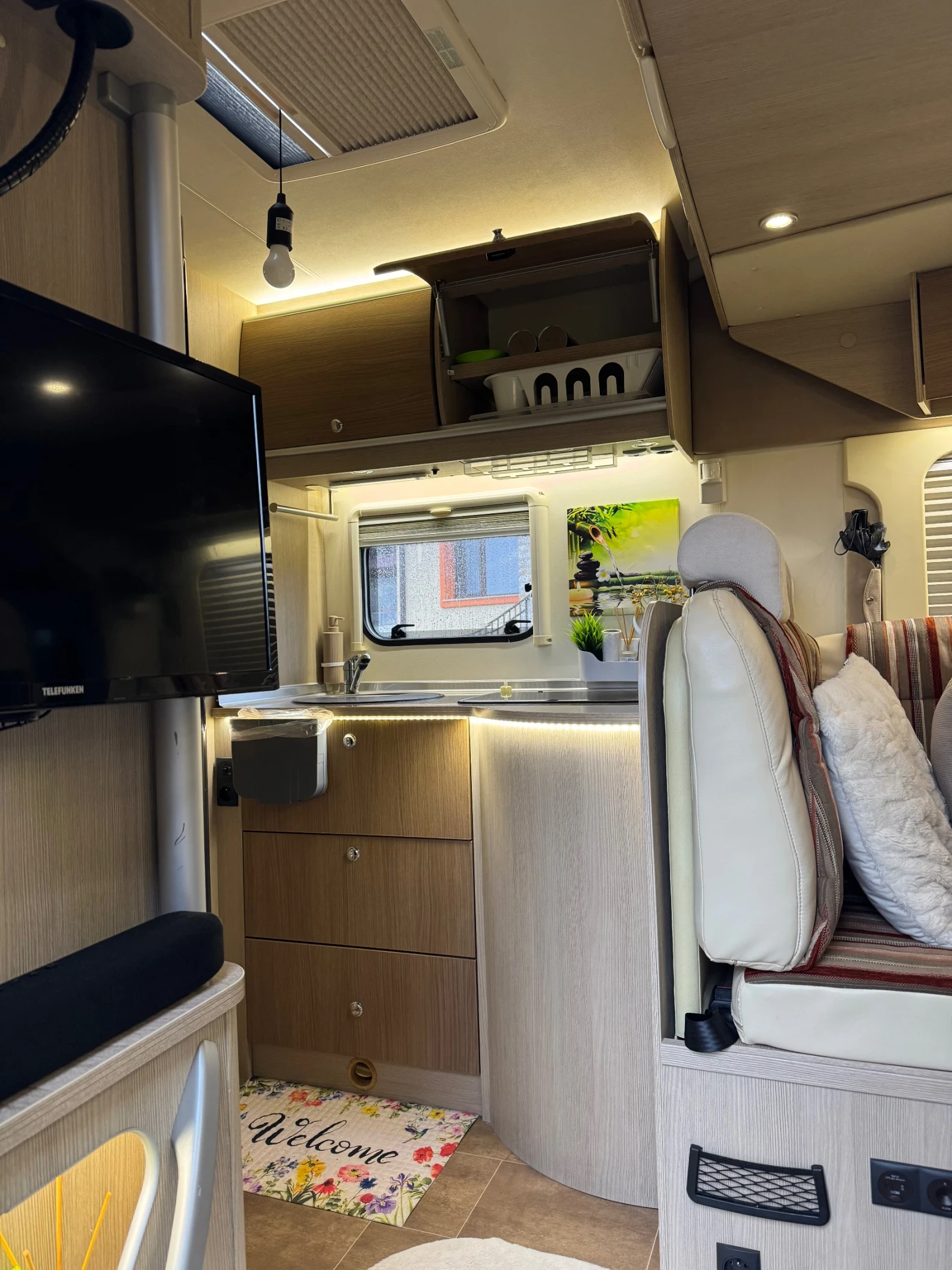 Кемпер Burstner I-xeo time 590, снимка 6 - Каравани и кемпери - 53938131