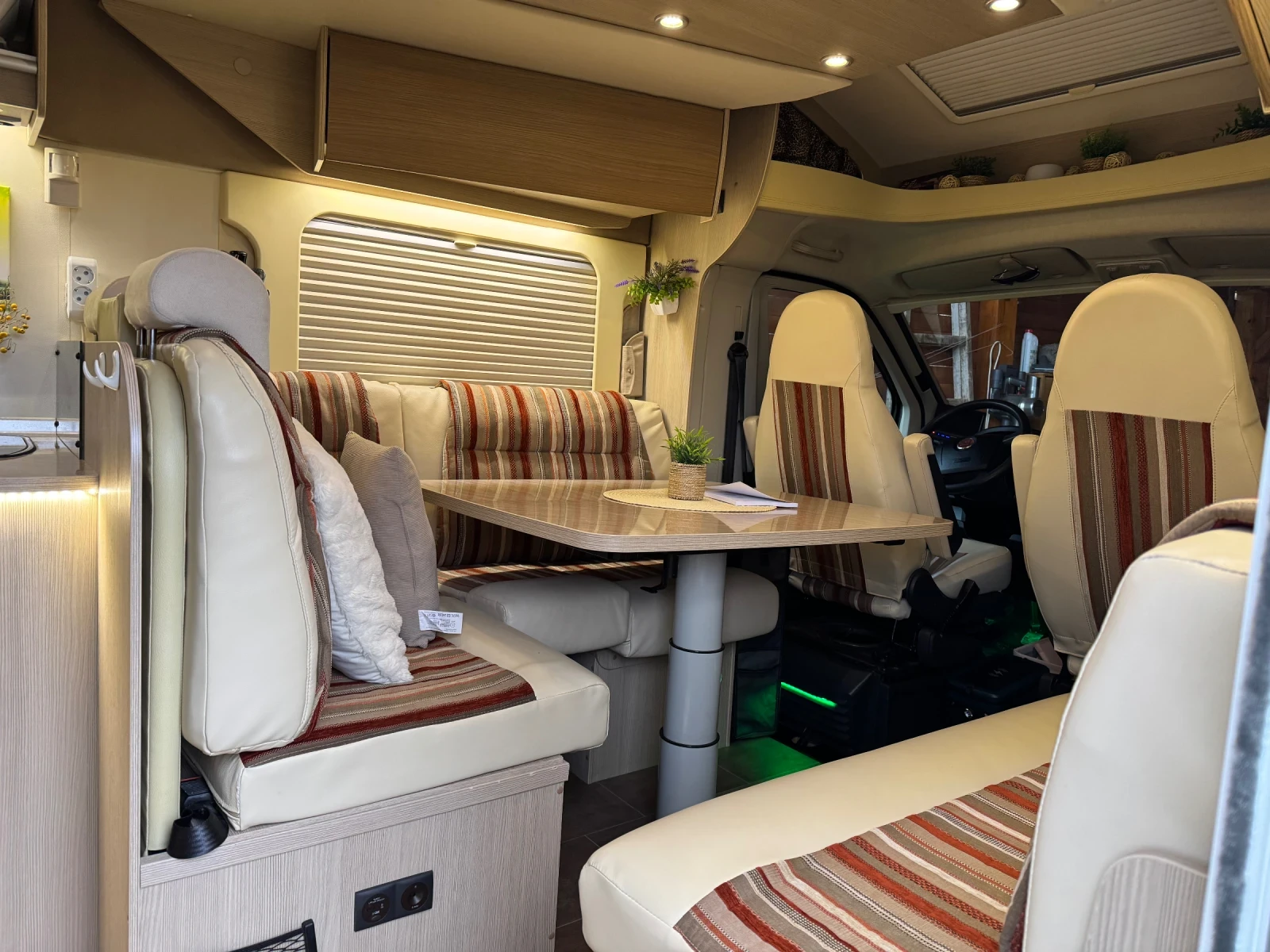 Кемпер Burstner I-xeo time 590, снимка 8 - Каравани и кемпери - 53938131