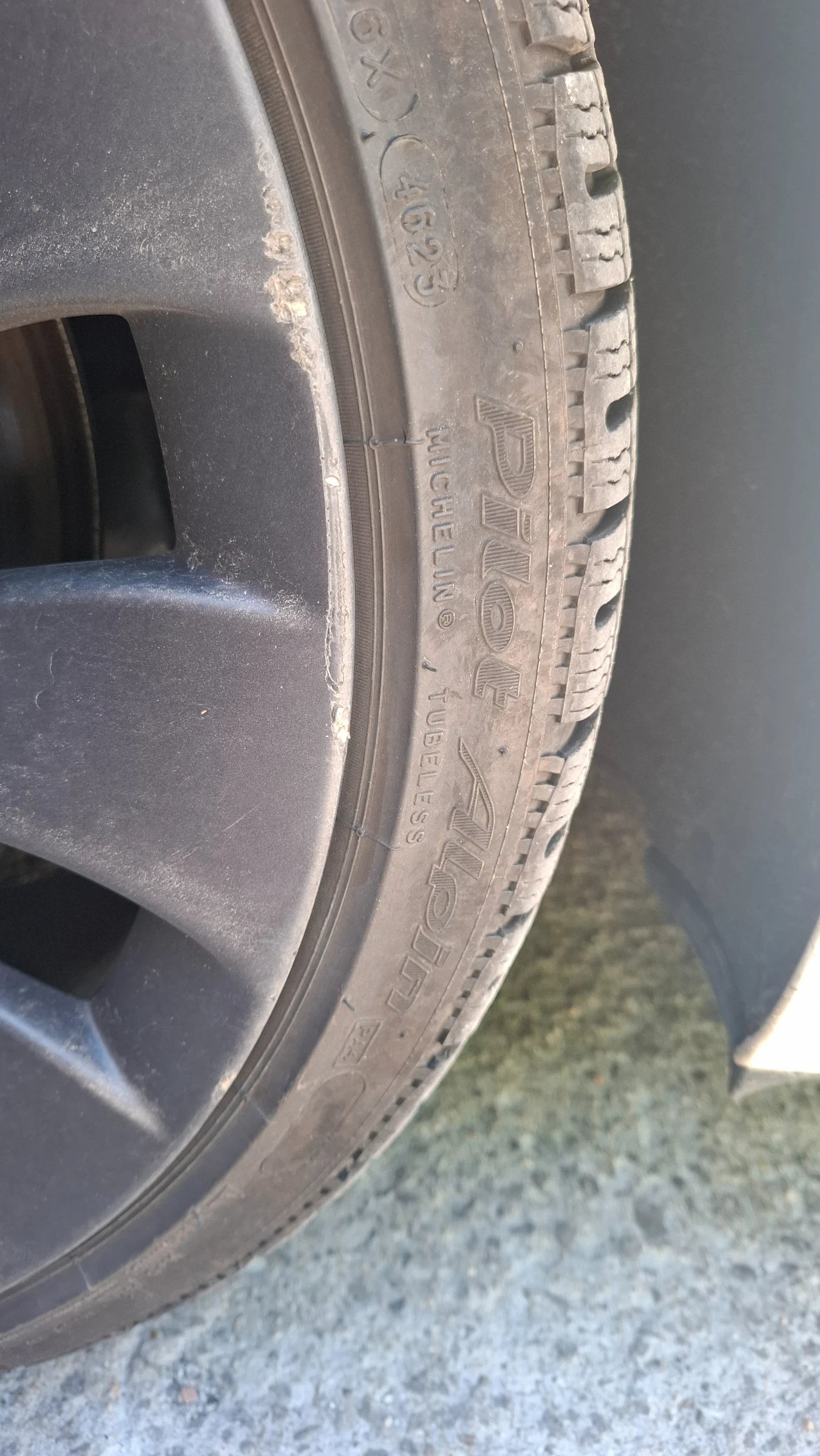 Гуми с джанти Michelin 235/35R20, снимка 6 - Гуми и джанти - 54737847