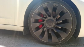 ���� � ������ 235/35R20 �� Tesla Model 3 | Mobile.bg � ����� ������ 4