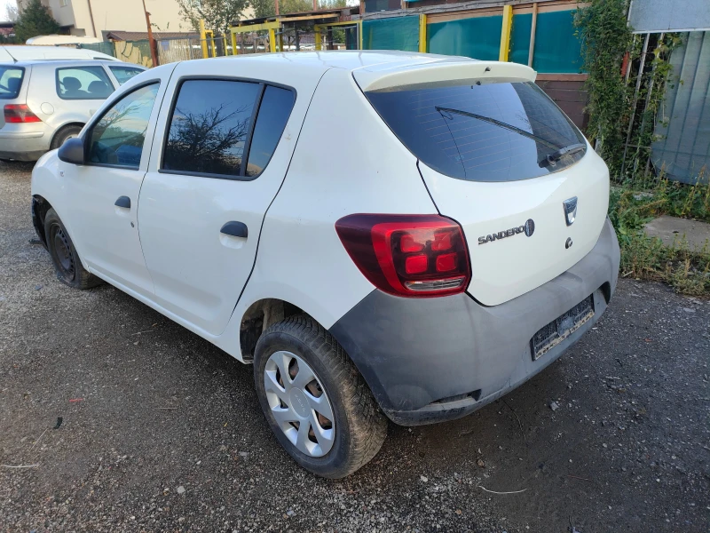 Dacia Sandero 1.5dci K9KЕ, снимка 4 - Автомобили и джипове - 47408911