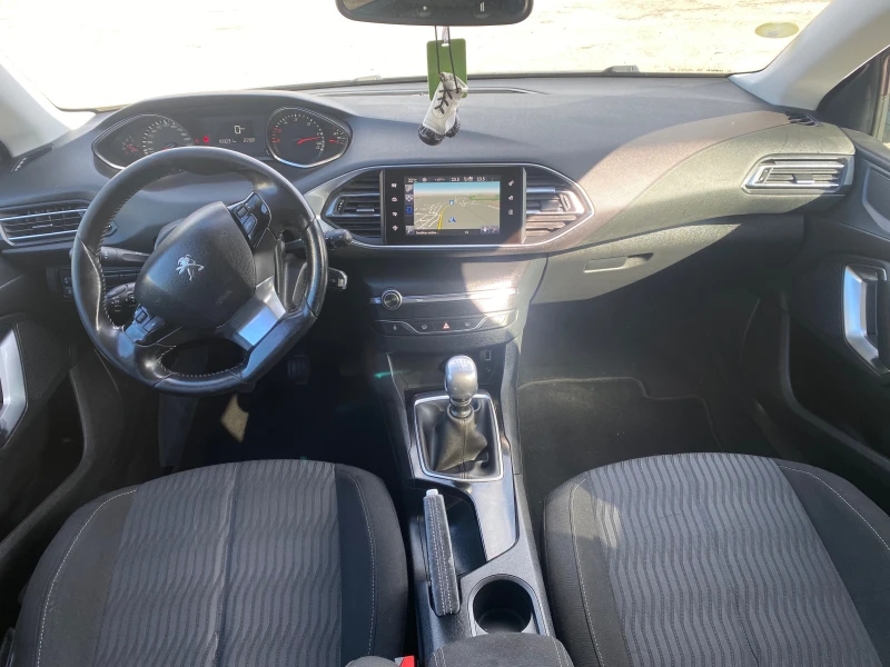 Peugeot 308 1.6HDI Швейцария, снимка 8 - Автомобили и джипове - 47848585