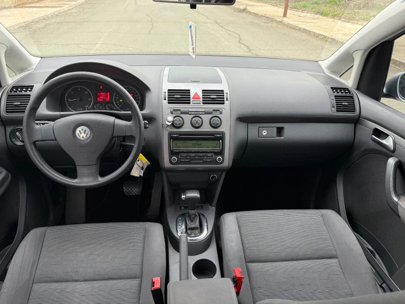 VW Touran 1.9 -105 кс НОВИЯ МОТОР, снимка 9 - Автомобили и джипове - 49653914