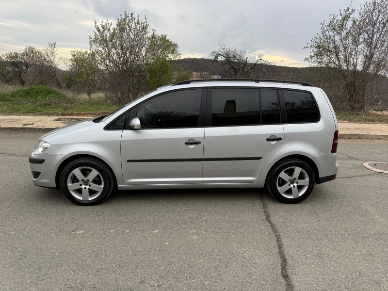 VW Touran 1.9 -105 кс НОВИЯ МОТОР, снимка 5 - Автомобили и джипове - 49653914