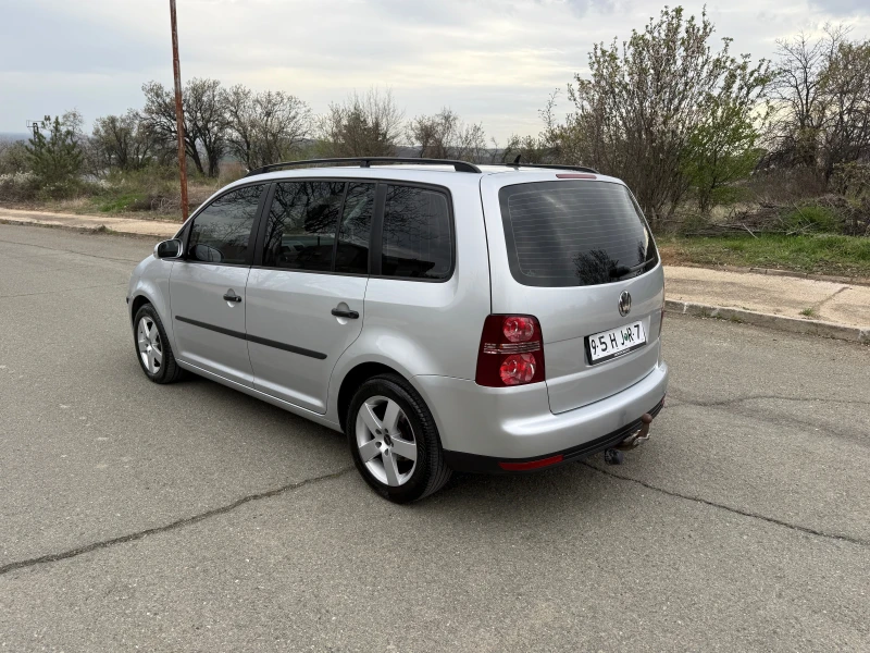 VW Touran 1.9 -105 кс НОВИЯ МОТОР, снимка 6 - Автомобили и джипове - 49653914