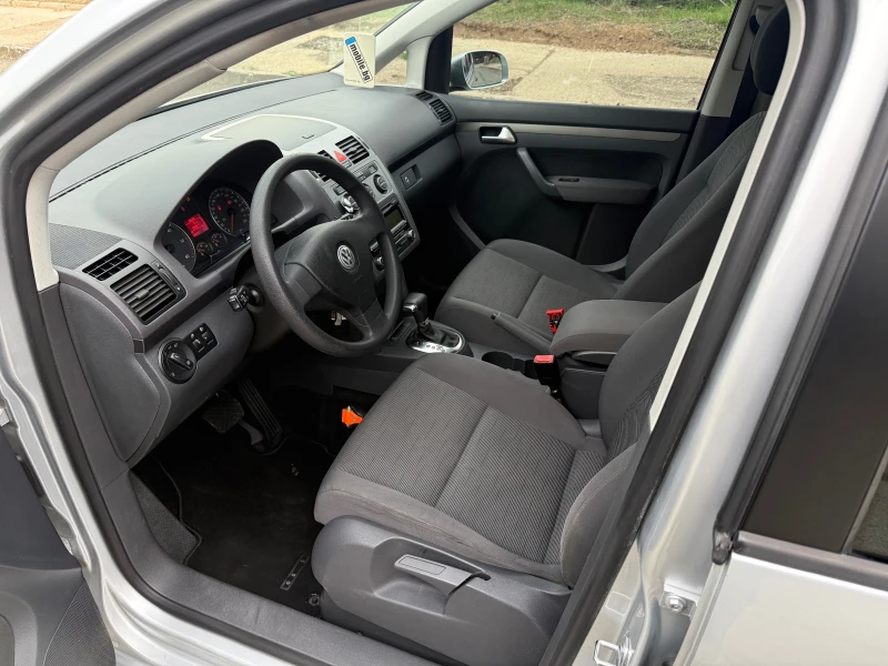 VW Touran 1.9 -105 кс НОВИЯ МОТОР, снимка 10 - Автомобили и джипове - 49653914