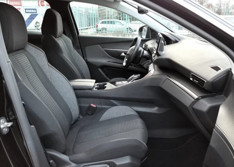 Peugeot 3008 1.5 Blue-HDi /AUTOMATIC /КАМЕРА/ 8мм.Верига!, снимка 9 - Автомобили и джипове - 52887361