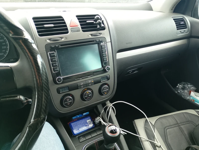 VW Golf 5, снимка 5 - Автомобили и джипове - 53443755