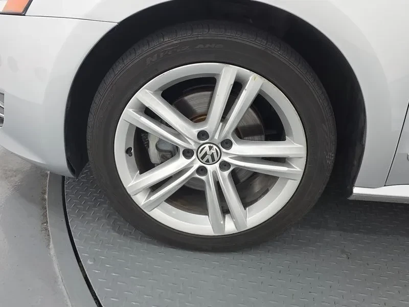 VW Passat 2.0 Tdi, снимка 5 - Автомобили и джипове - 55748635
