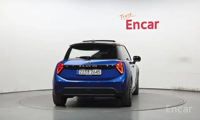 Mini Cooper s Favoured* 360 камери* HUD* Панорама, снимка 4 - Автомобили и джипове - 56687363