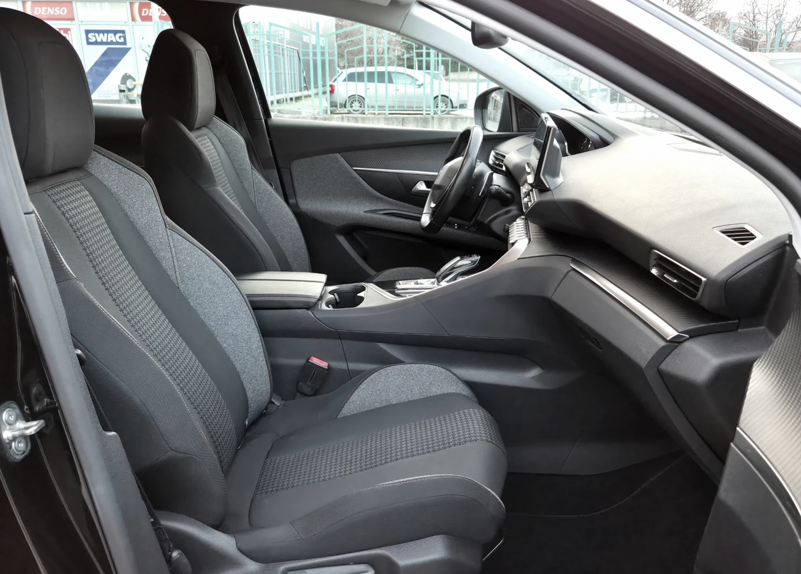 Peugeot 3008 1.5 Blue-HDi /AUTOMATIC /КАМЕРА/ 8мм.Верига! - изображение 9