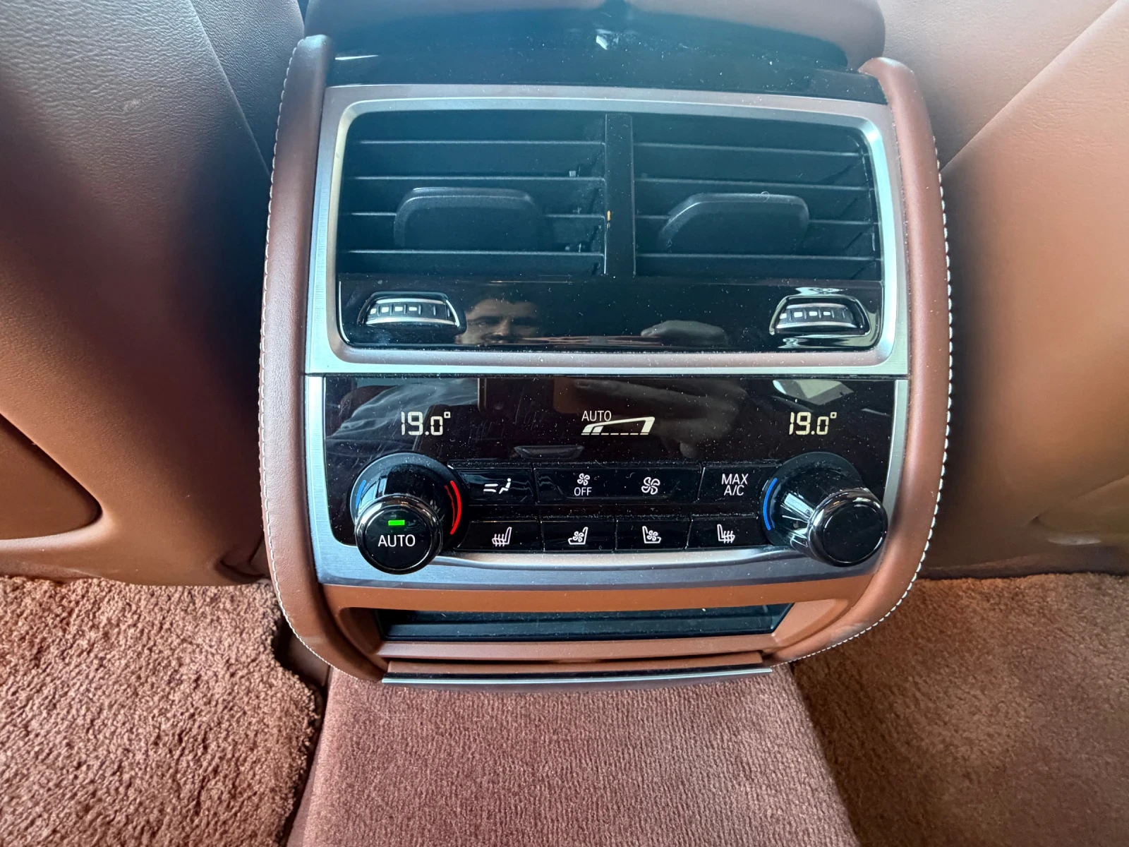 BMW 750 i xDrive * M-pak * Individual, снимка 10 - Автомобили и джипове - 53909092