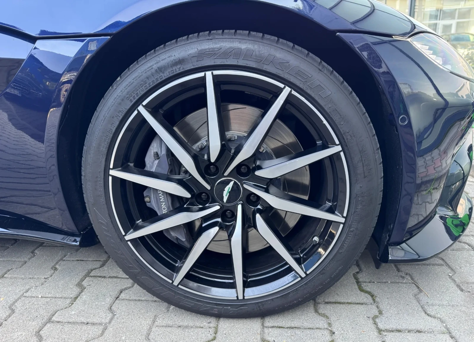 Aston Martin V8 Vantage, снимка 7 - Автомобили и джипове - 53910583