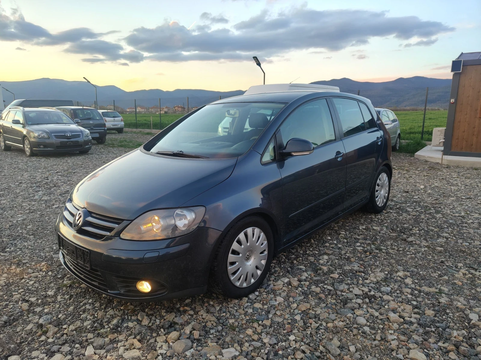 VW Golf Plus 1.6i 102 GOAL  | Auto.bg — изображение 1