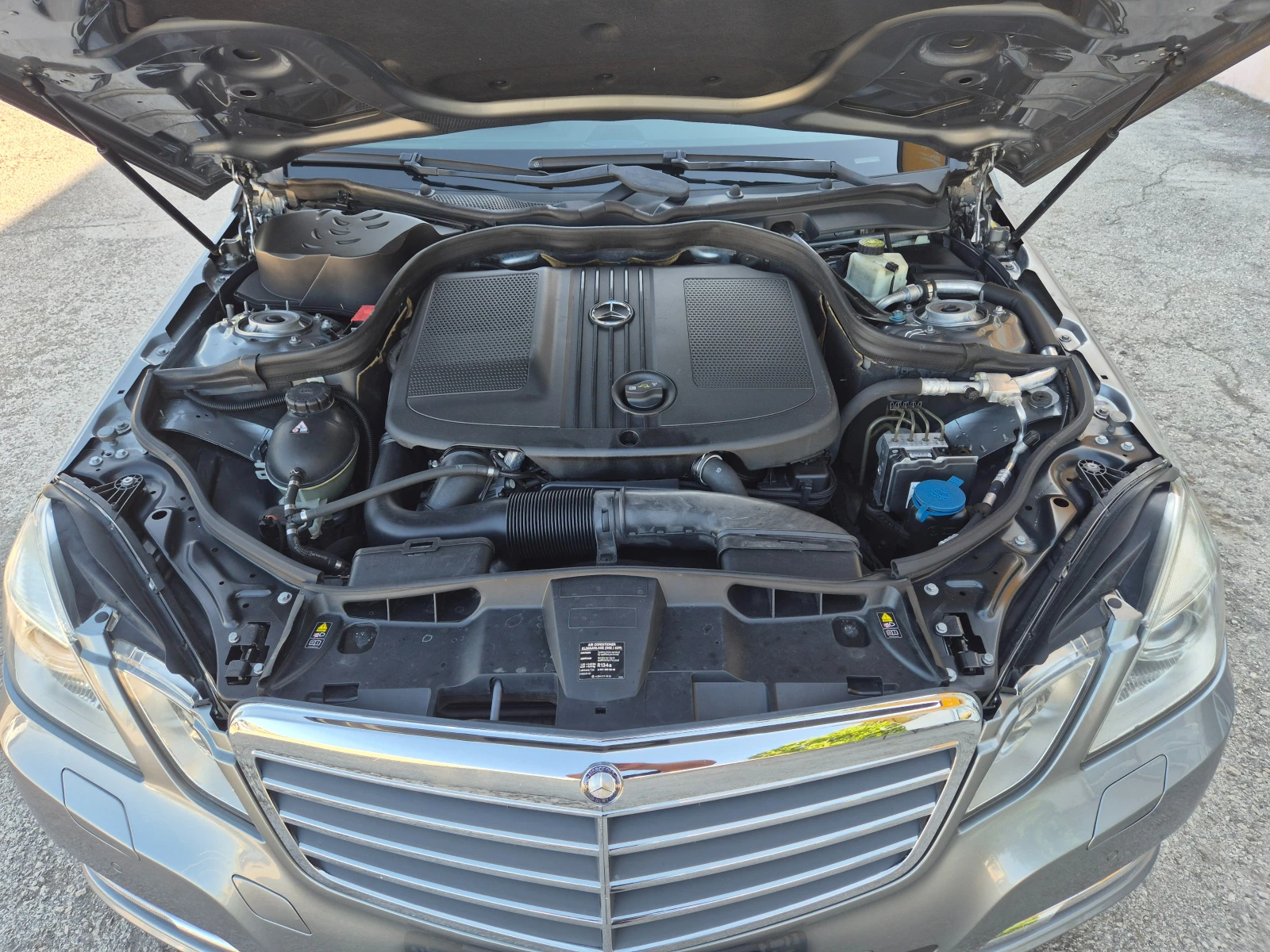 Mercedes-Benz E 220 2.2CDI NAVI ITALY, снимка 16 - Автомобили и джипове - 54347400