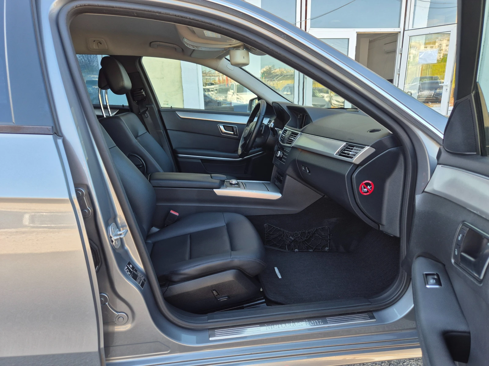 Mercedes-Benz E 220 2.2CDI NAVI ITALY, снимка 11 - Автомобили и джипове - 54347400