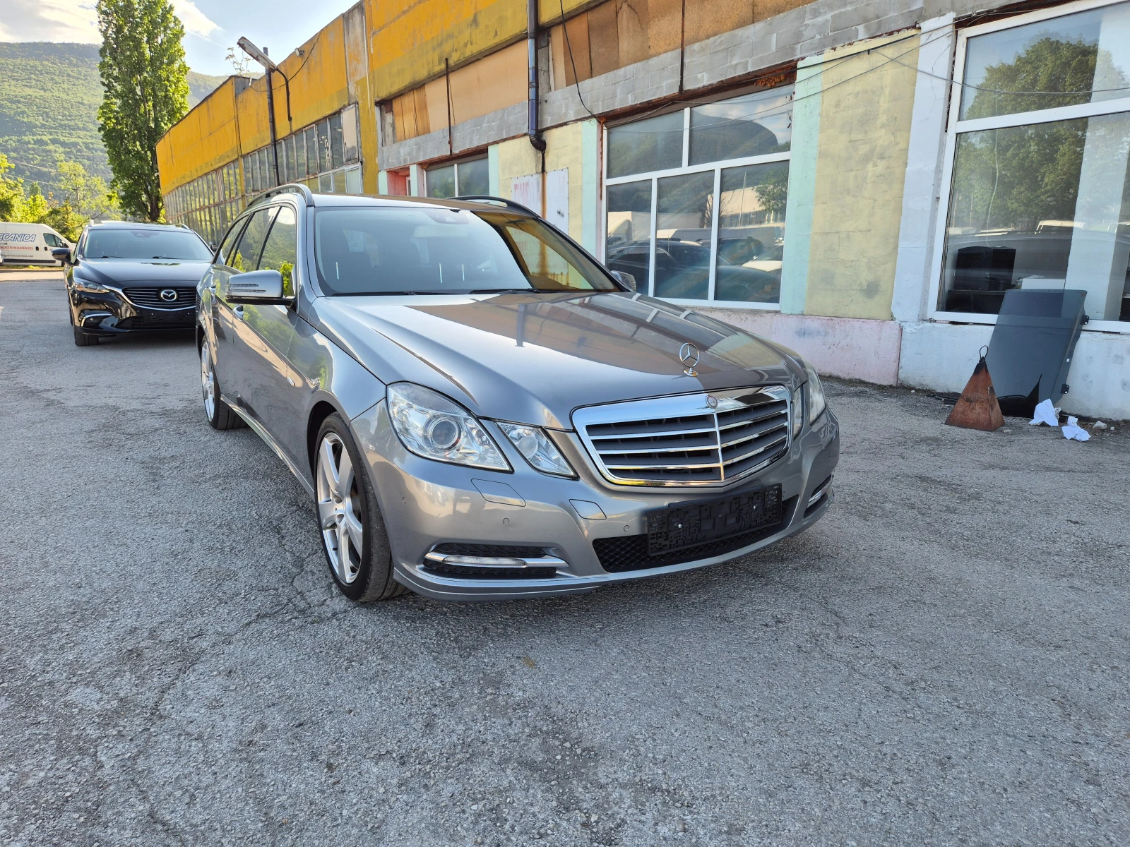 Mercedes-Benz E 220 2.2CDI NAVI ITALY, снимка 3 - Автомобили и джипове - 54347400
