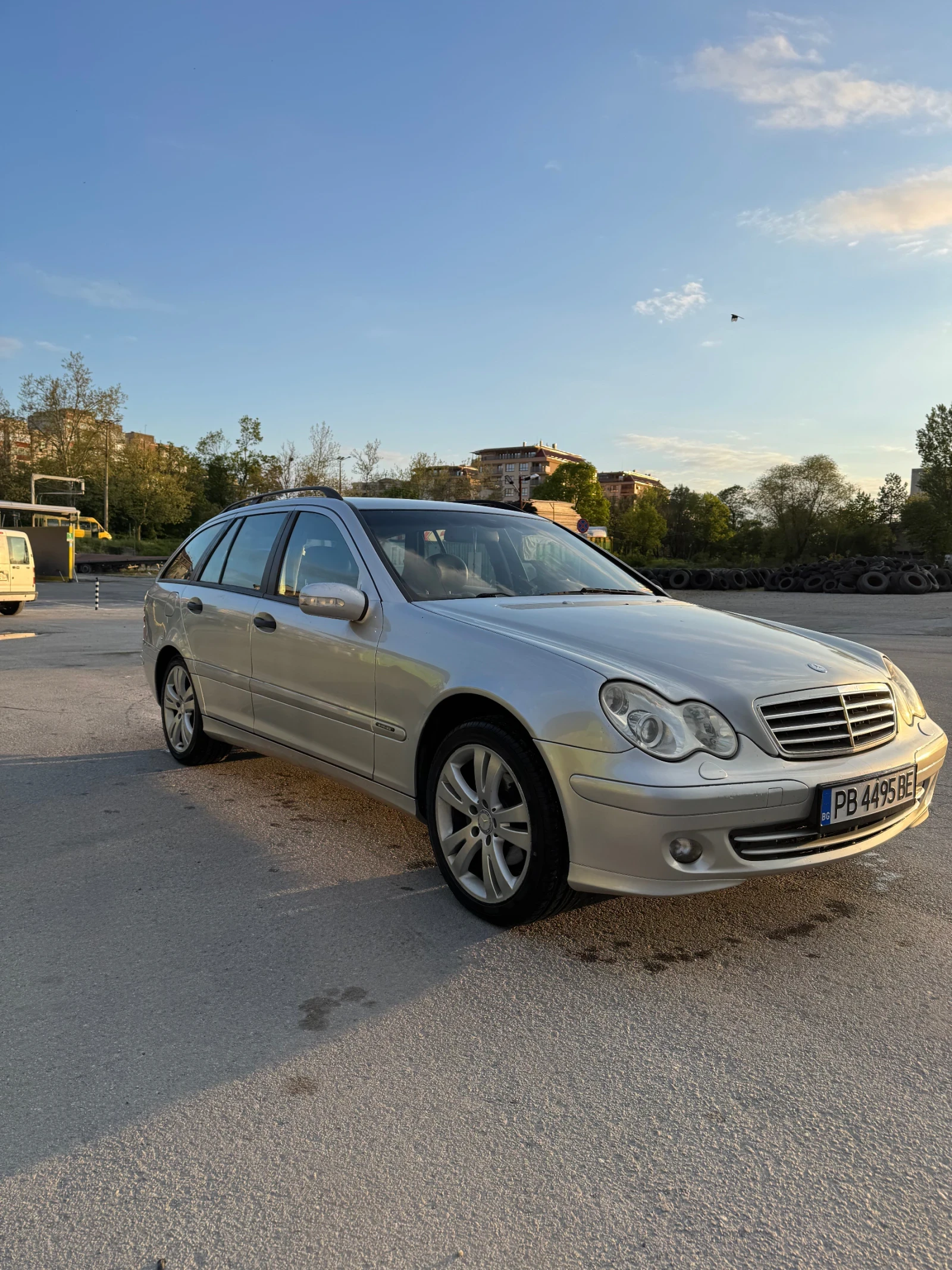 Mercedes-Benz C 220, снимка 3 - Автомобили и джипове - 54388305