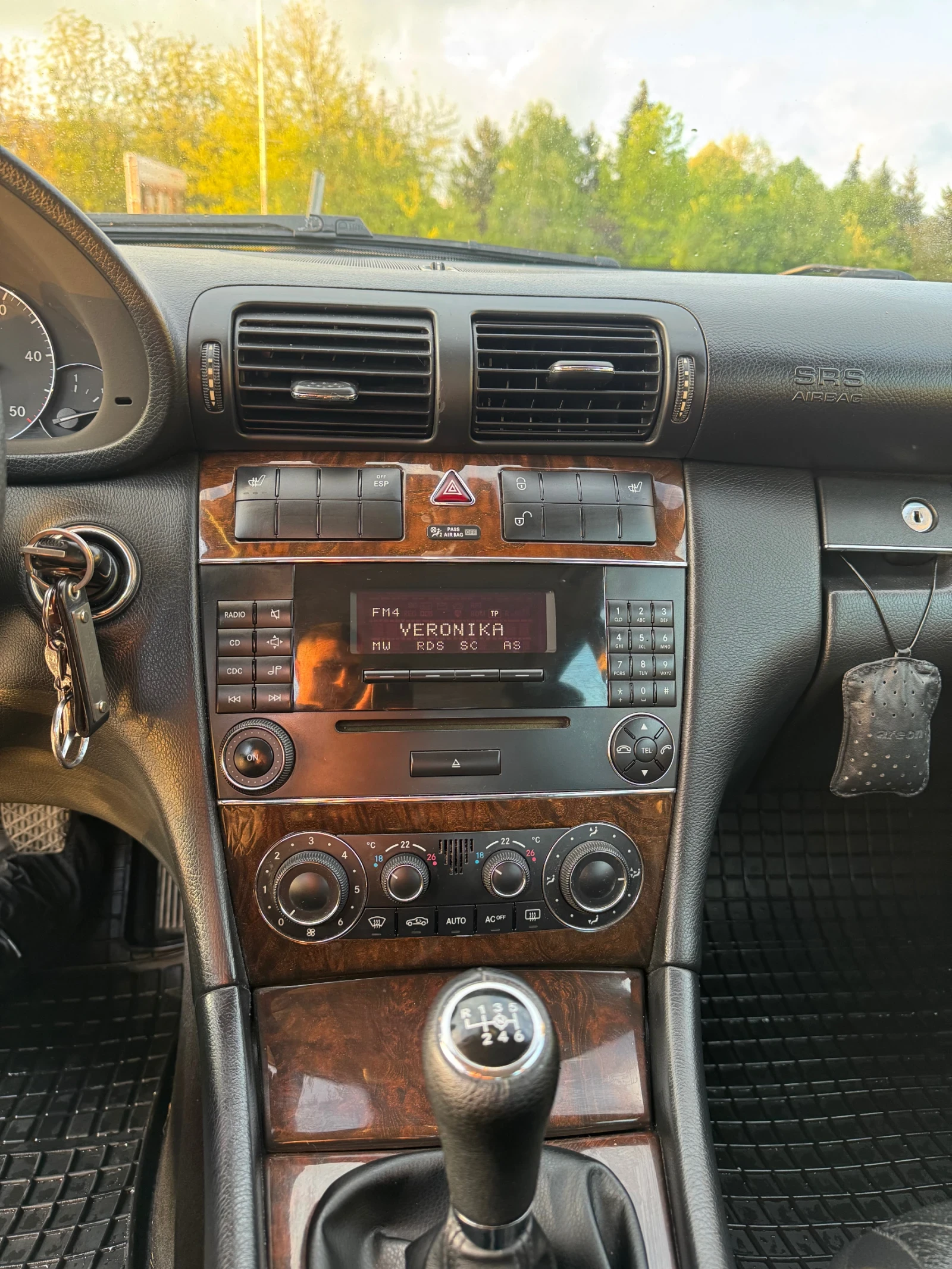 Mercedes-Benz C 220, снимка 7 - Автомобили и джипове - 54388305
