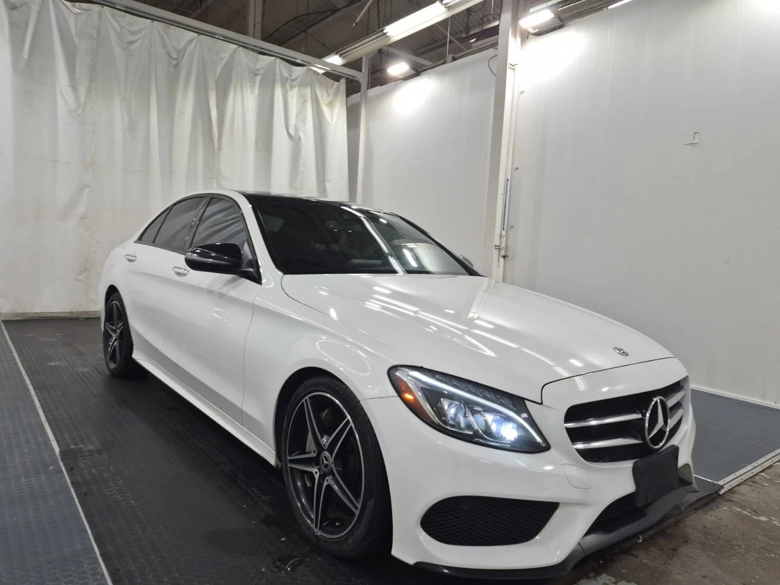 Mercedes-Benz C 300 AMG* 4M* Night* Панорама* 88к км* Цена до БГ