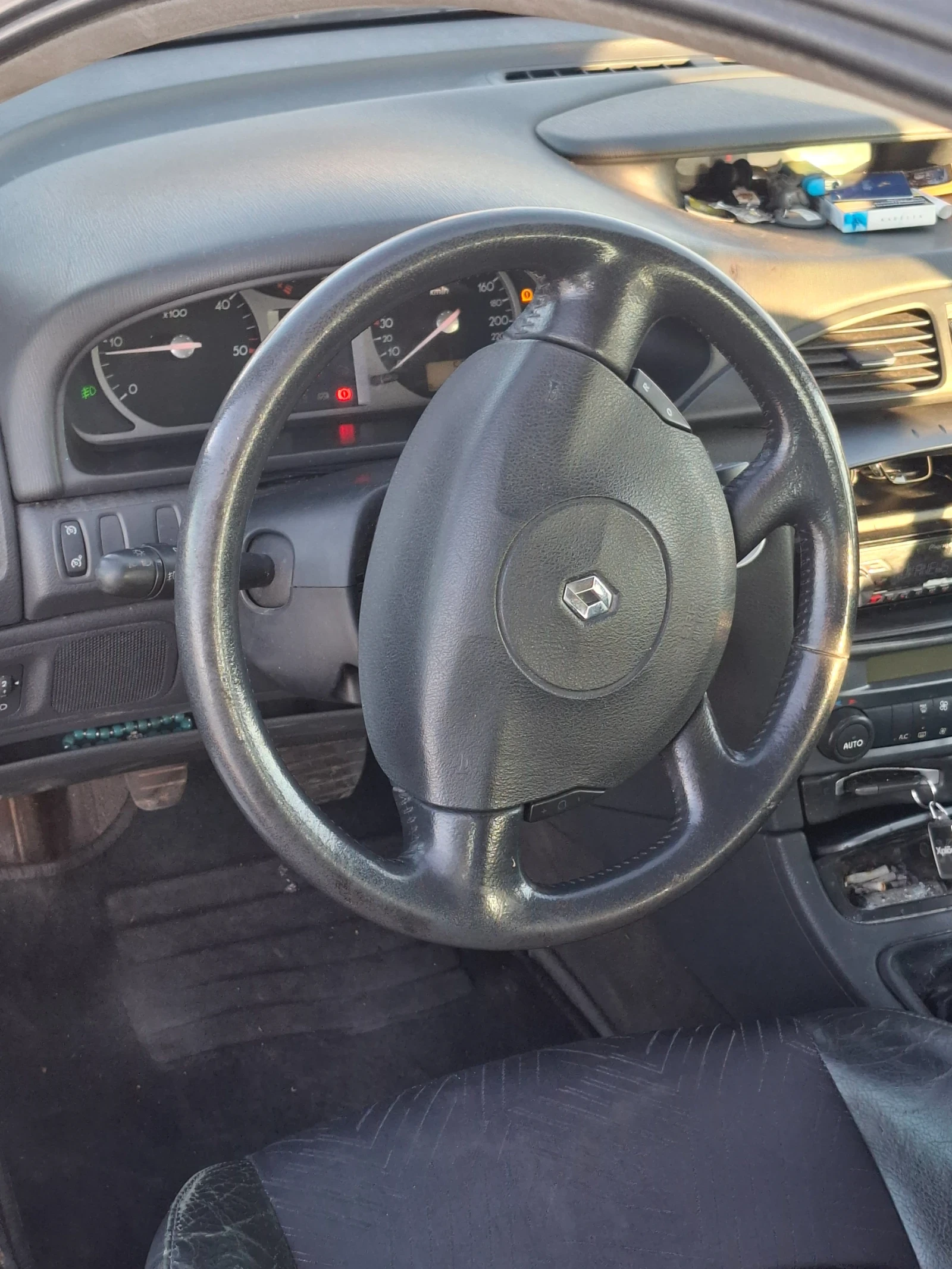 Renault Laguna 1.9 dci 120кс, снимка 5 - Автомобили и джипове - 55331661