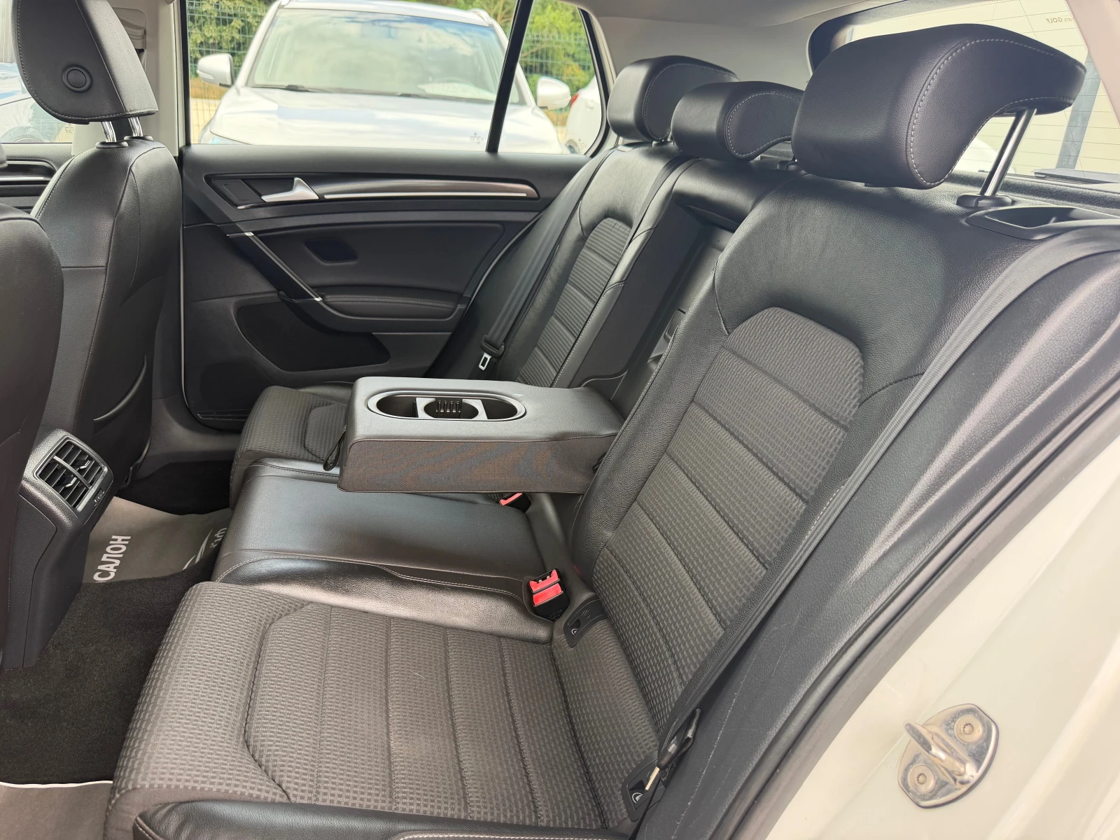 VW Golf HIGHLINE 1.6TDI-110 DSG KOJA MASSAGE PODGREV | Mobile.bg � ����������� 12