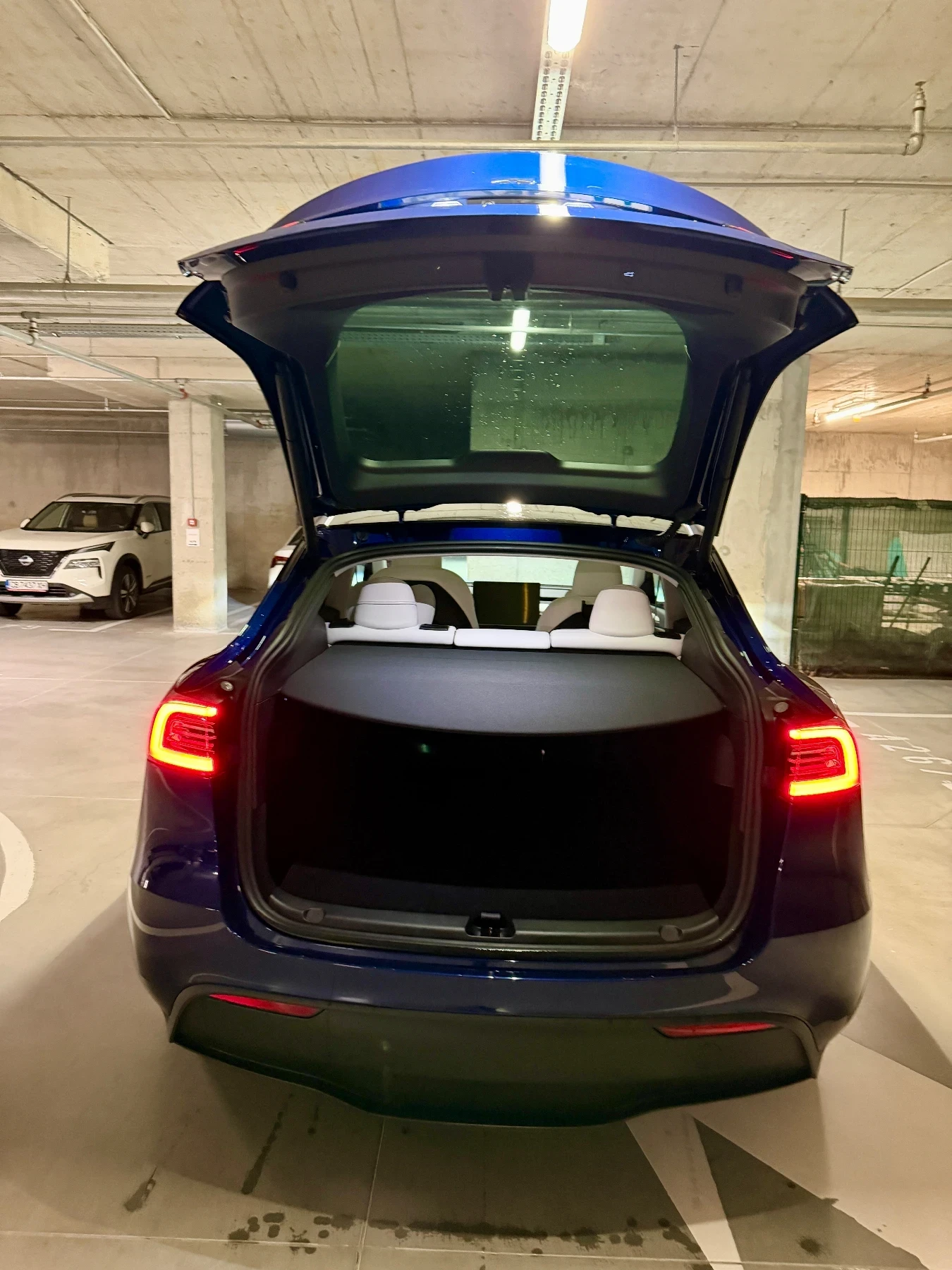 Tesla Model Y RWD LFP, снимка 11 - Автомобили и джипове - 56428235