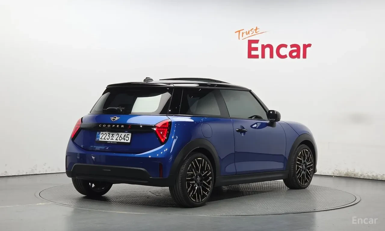 Mini Cooper s Favoured* 360 камери* HUD* Панорама, снимка 2 - Автомобили и джипове - 56687363