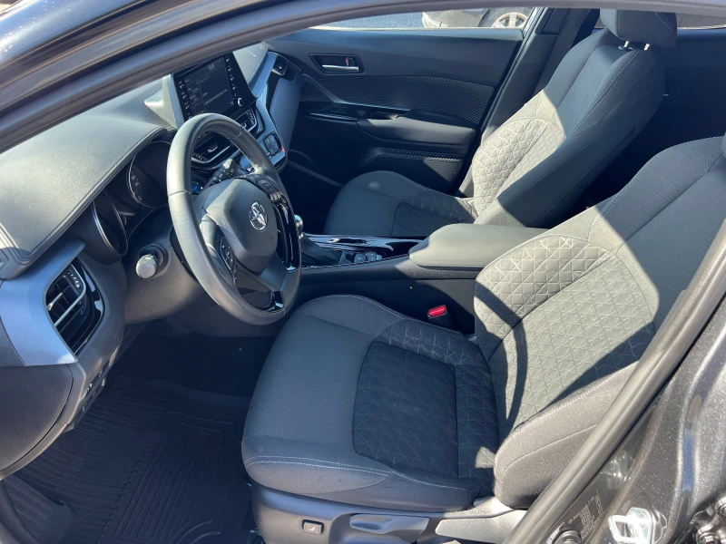 Toyota C-HR 2.0 HYBRID 184 КС ГАРАНЦИЯ 203г.BI COLOR , снимка 10 - Автомобили и джипове - 50411575