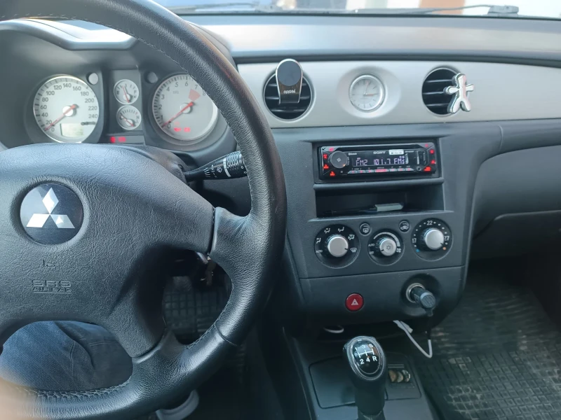 Mitsubishi Outlander, снимка 6 - Автомобили и джипове - 52538568