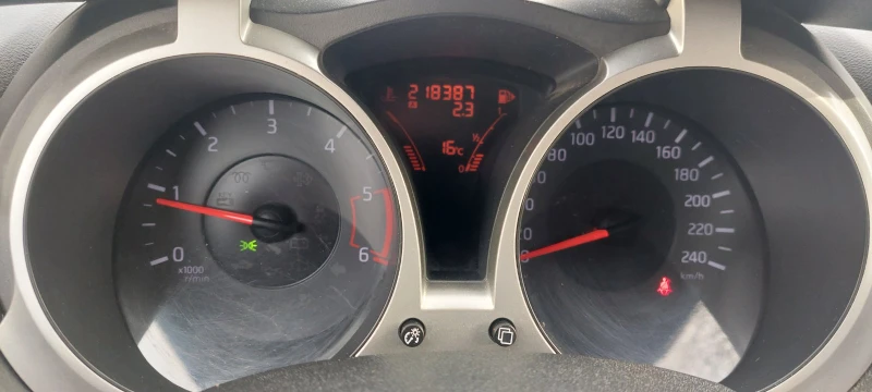 Nissan Juke 1.5 dci клима, снимка 15 - Автомобили и джипове - 52475392