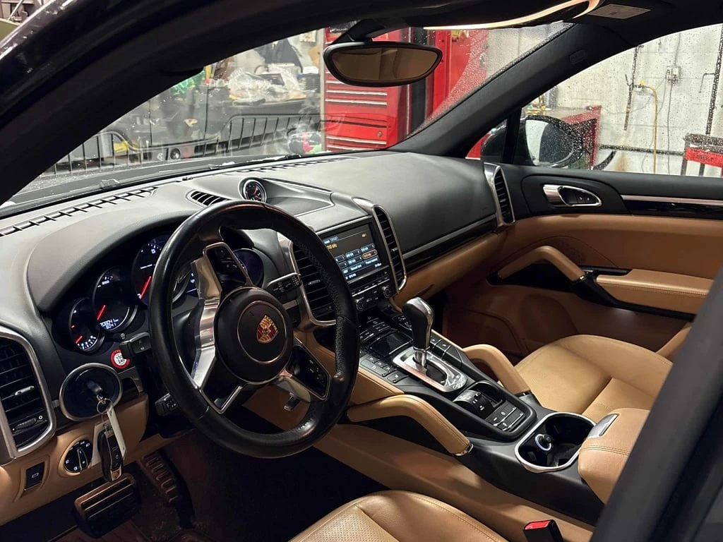 Porsche Cayenne * AWD 4dr * CARFAX * БЕЗ ПЪРВОНАЧАЛНА ВНОСКА - изображение 3