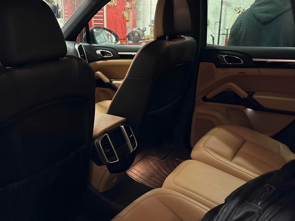 Porsche Cayenne * AWD 4dr * CARFAX * БЕЗ ПЪРВОНАЧАЛНА ВНОСКА - изображение 4