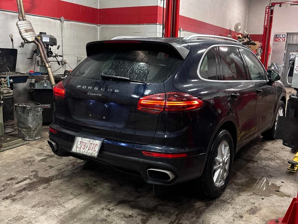 Porsche Cayenne * AWD 4dr * CARFAX * БЕЗ ПЪРВОНАЧАЛНА ВНОСКА - изображение 2