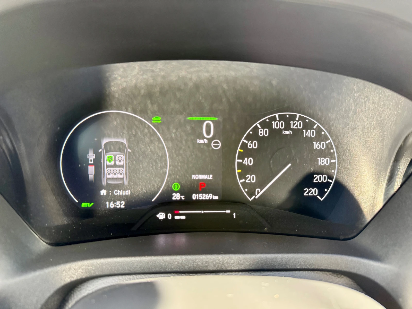 Honda Hr-v e.HEV Hybrid, снимка 9 - Автомобили и джипове - 54713303
