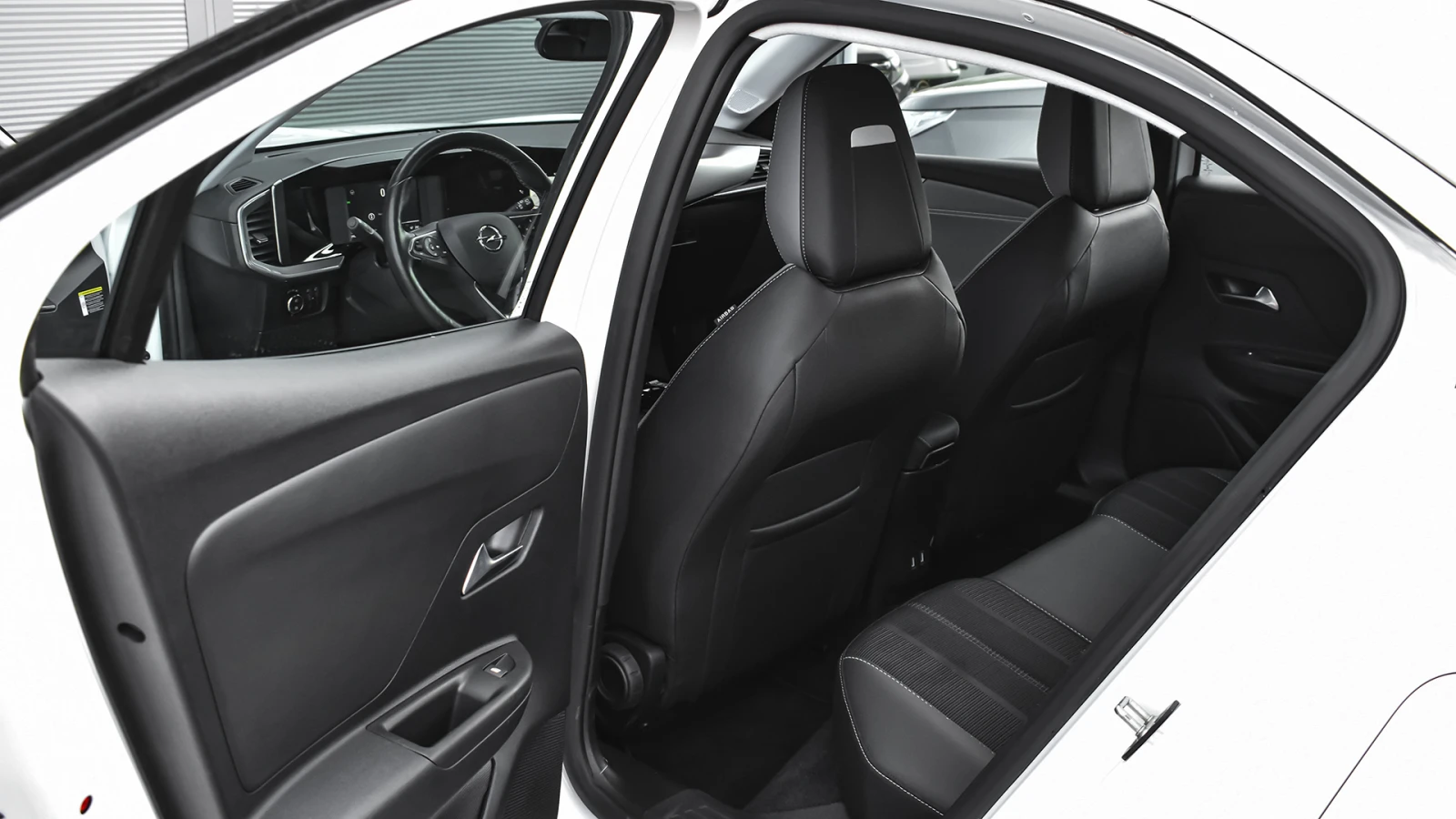 Opel Mokka e-Elegance 50 kWh, снимка 9 - Автомобили и джипове - 55147209