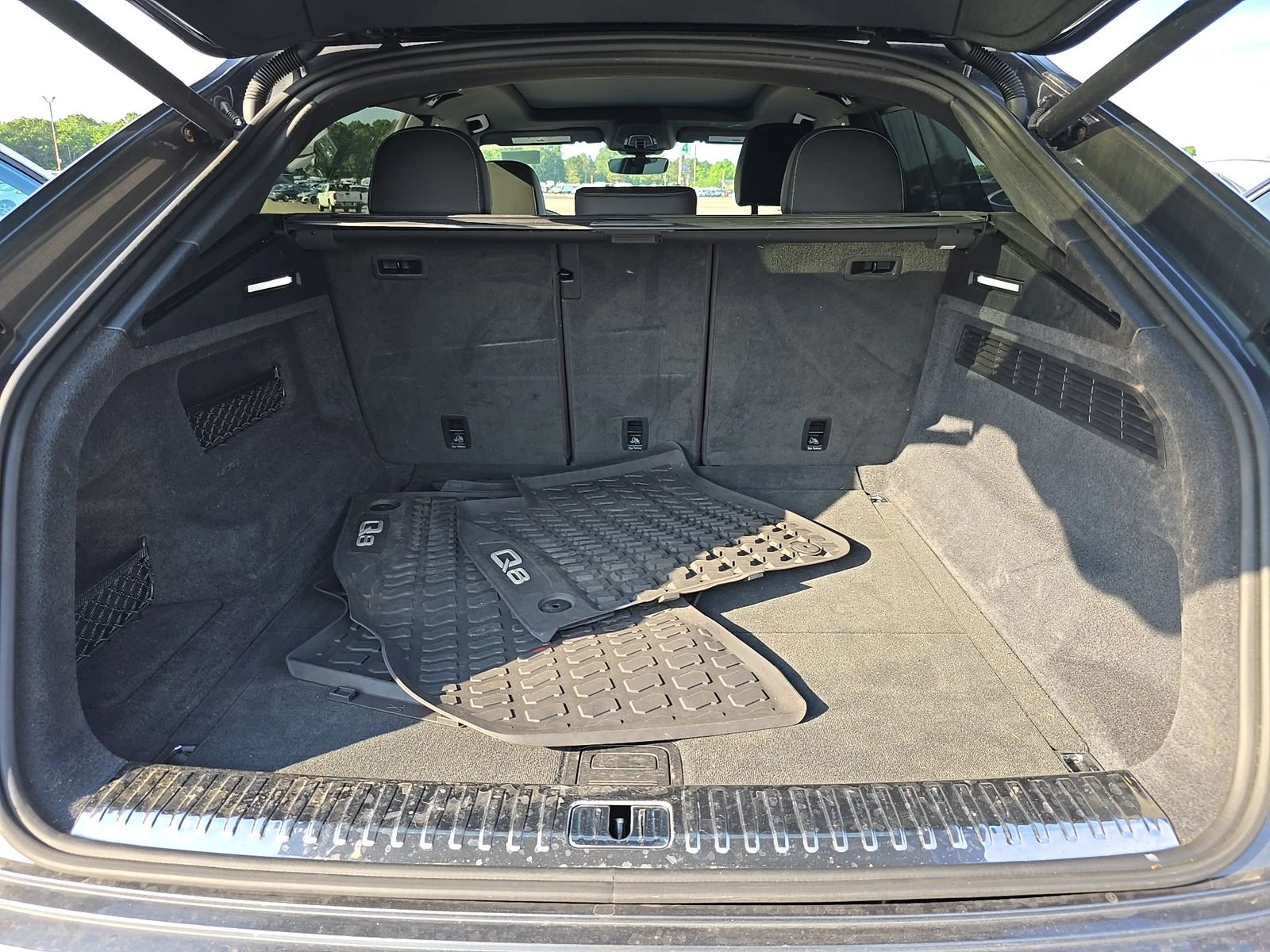 Audi Q8 PRESTIGE* HUD* MATRIX* B&O* PANO* КРАЙНА ЦЕНА, снимка 14 - Автомобили и джипове - 55147673