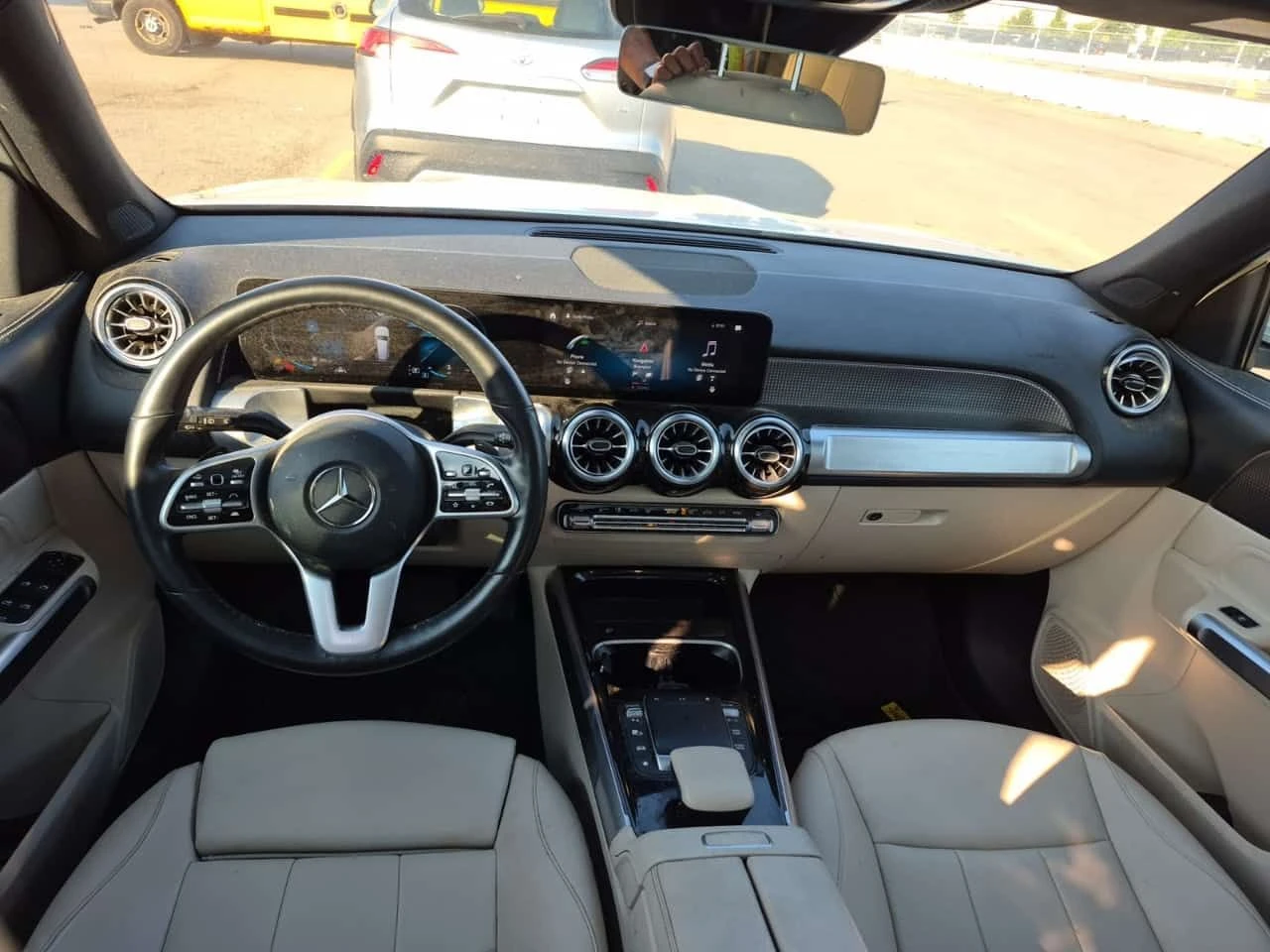 Mercedes-Benz GLB 250 CARFAX/ДИСТРОНИК///ПОДГРЕВ/ПАНО/, снимка 10 - Автомобили и джипове - 55270039