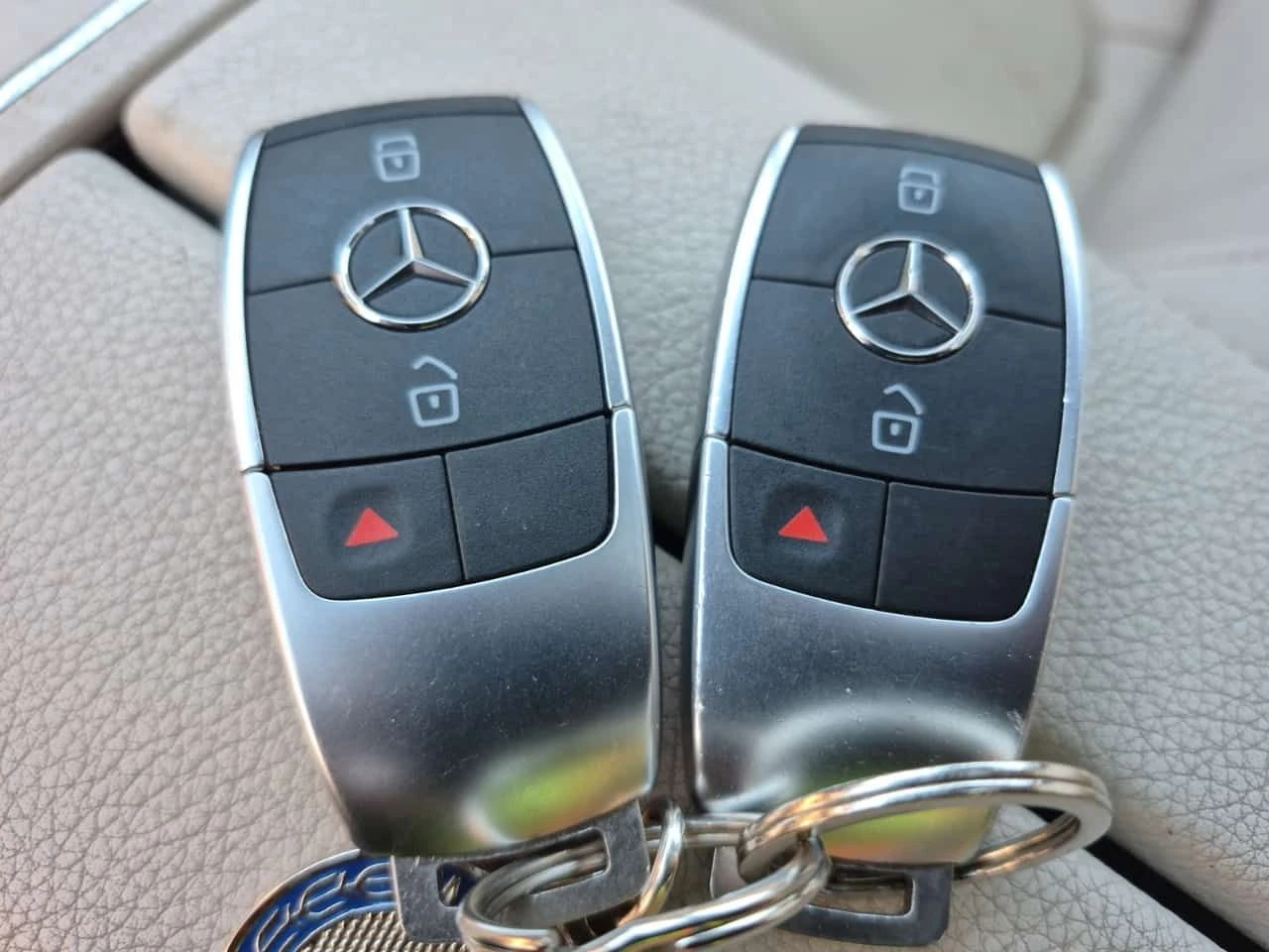 Mercedes-Benz GLB 250 CARFAX/ДИСТРОНИК///ПОДГРЕВ/ПАНО/, снимка 8 - Автомобили и джипове - 55270039