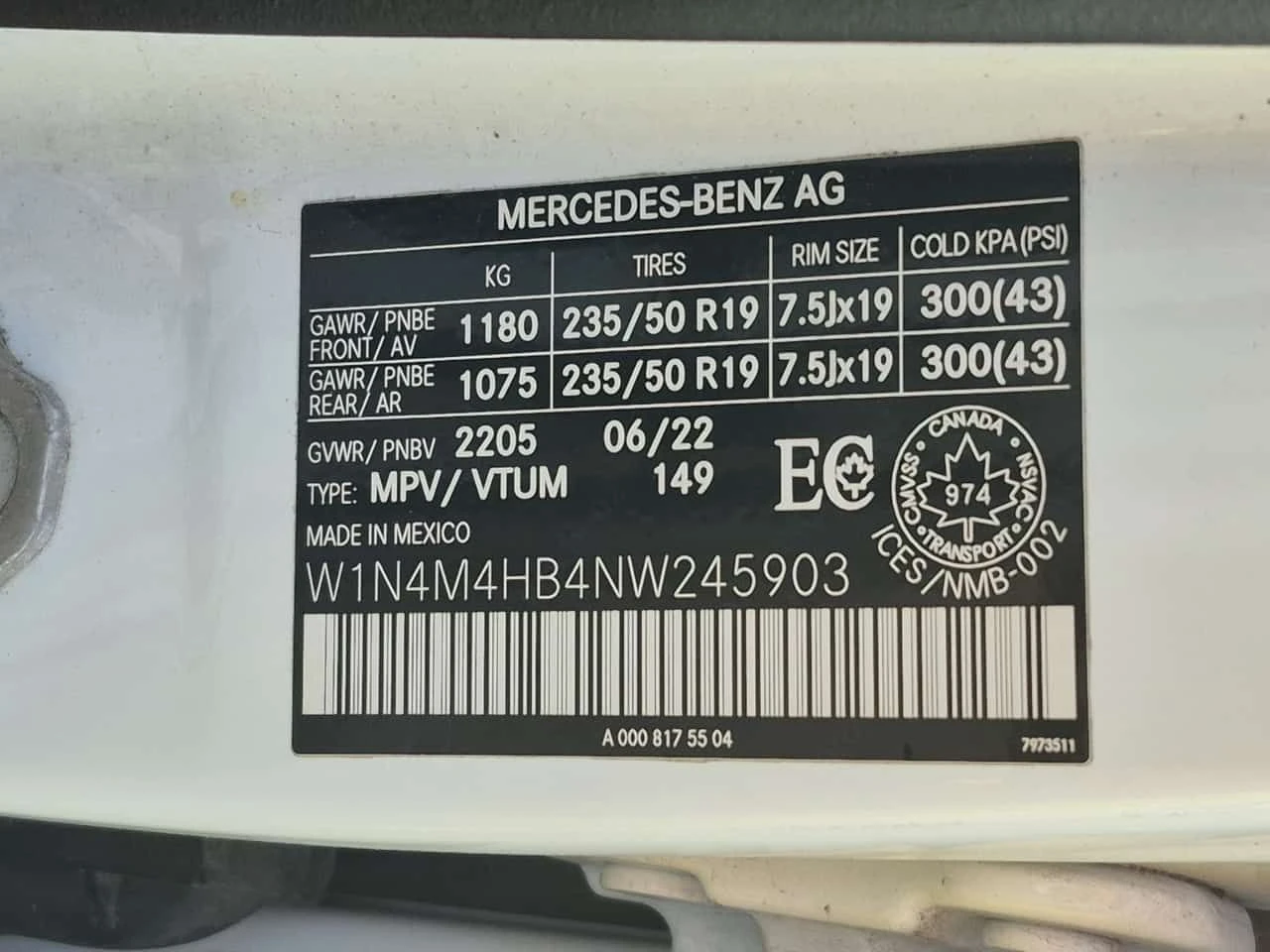 Mercedes-Benz GLB 250 CARFAX/ДИСТРОНИК///ПОДГРЕВ/ПАНО/, снимка 14 - Автомобили и джипове - 55270039